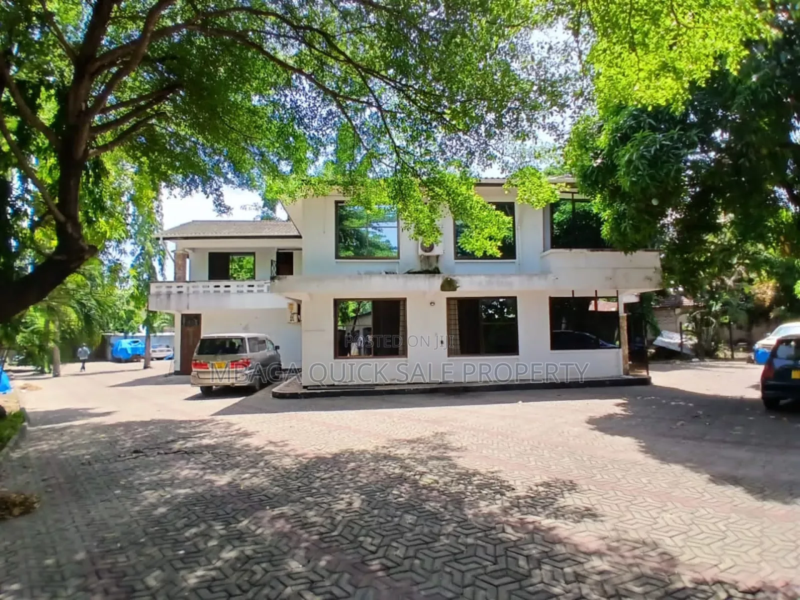 9bdrm House in Mikocheni for sale in Mikocheni