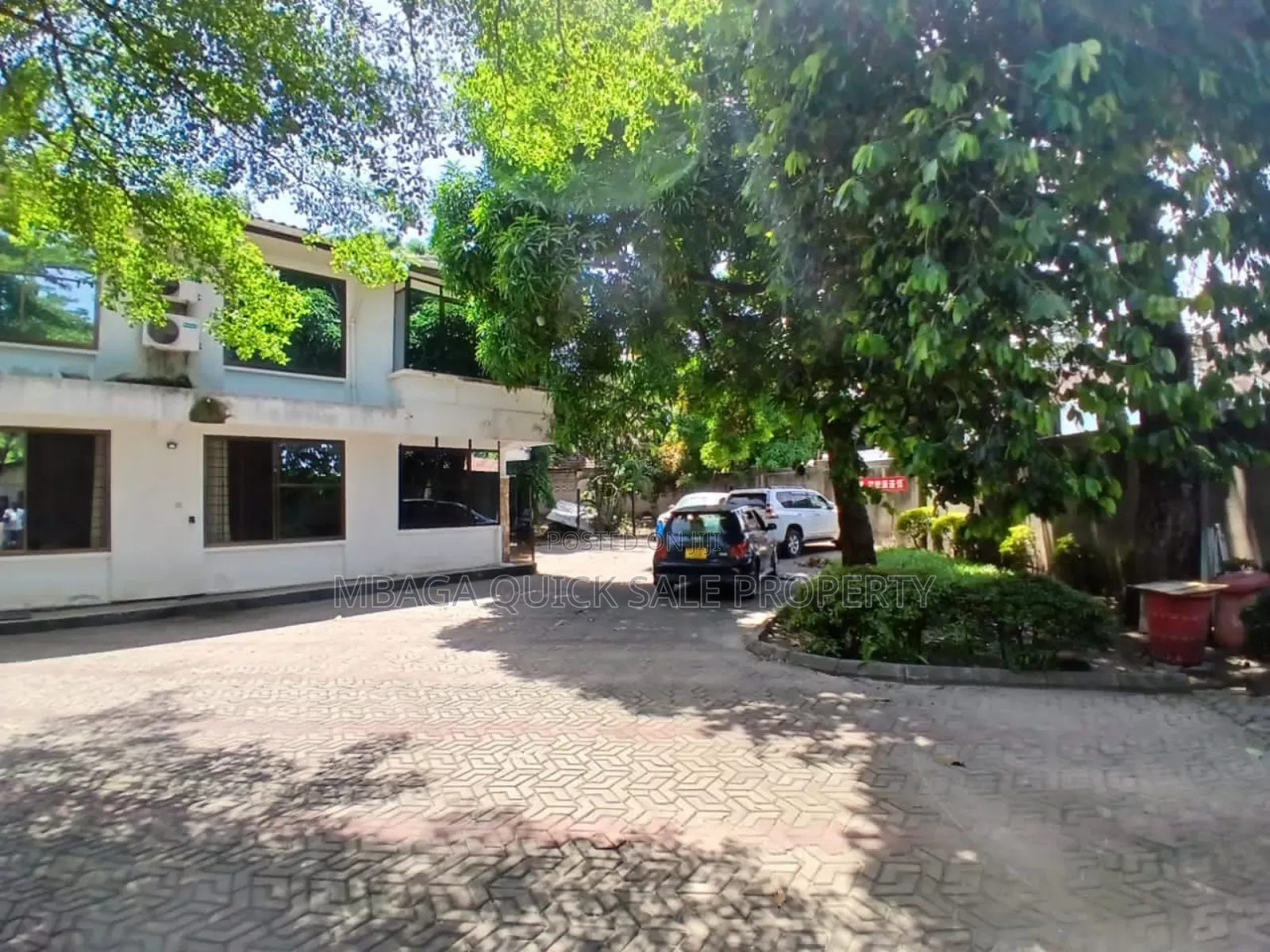 9bdrm House in Mikocheni for sale in Mikocheni