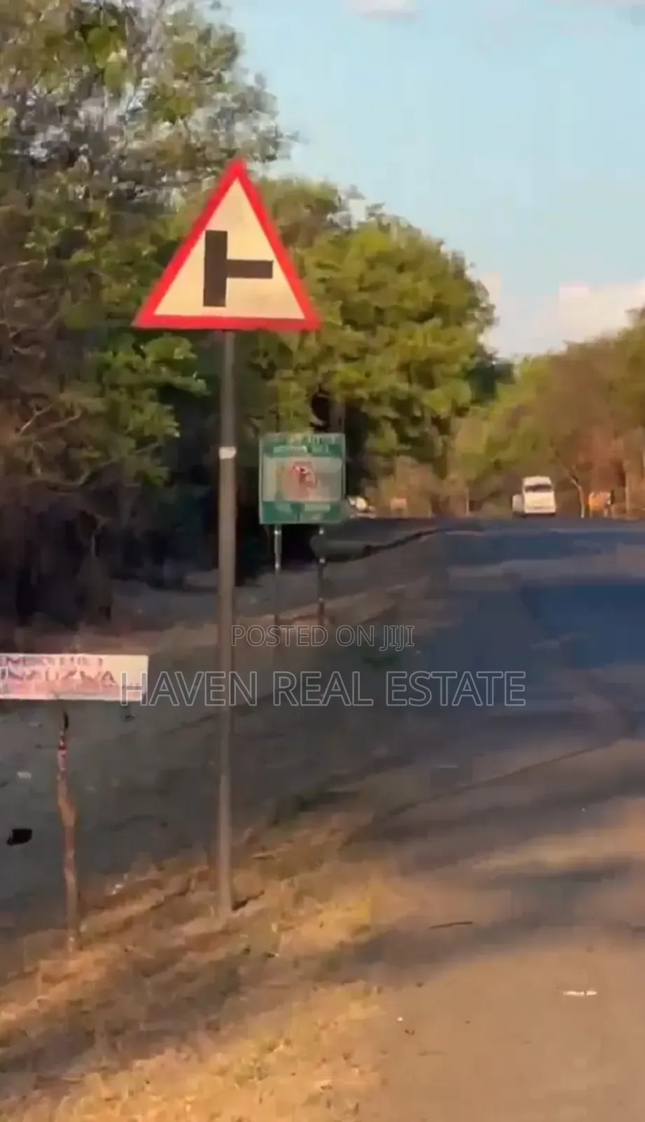 Plot Ya Ekari 10 Inayogusa Lami Inauzwa Mikumi Mjini, Morogoro in Morogoro Urban