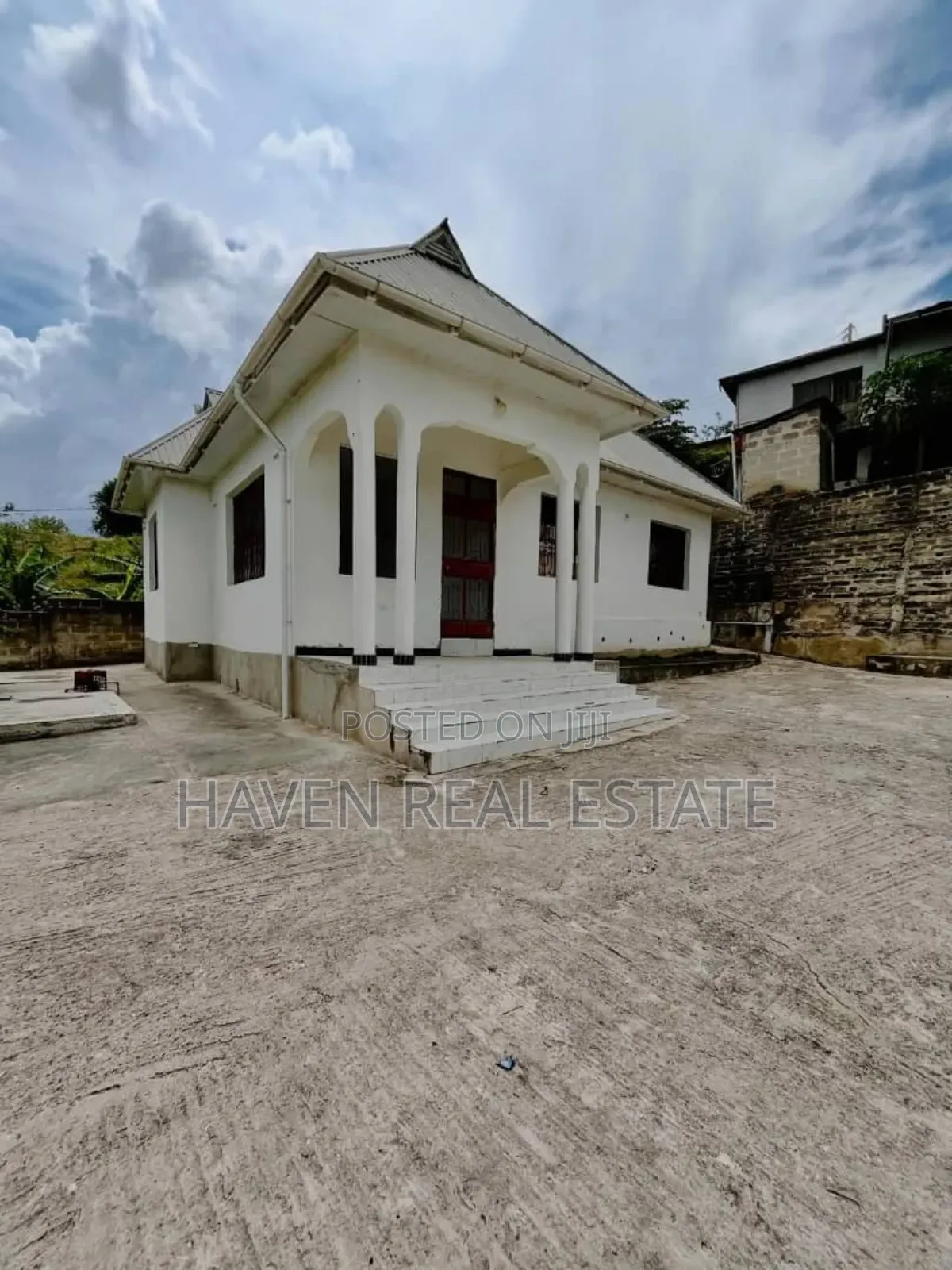 3bdrm House in Mbezi for sale in Mbezi