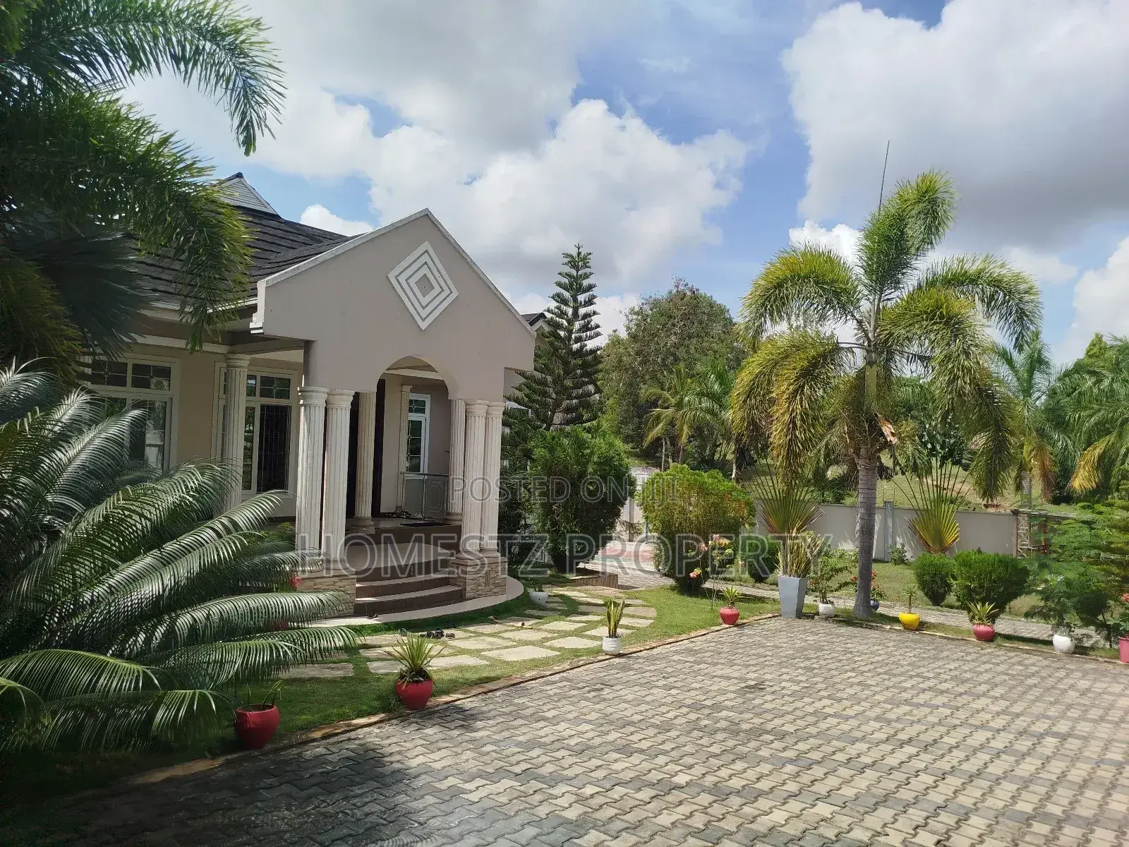 4bdrm Mansion in Goba, Kinondoni for sale in Kinondoni