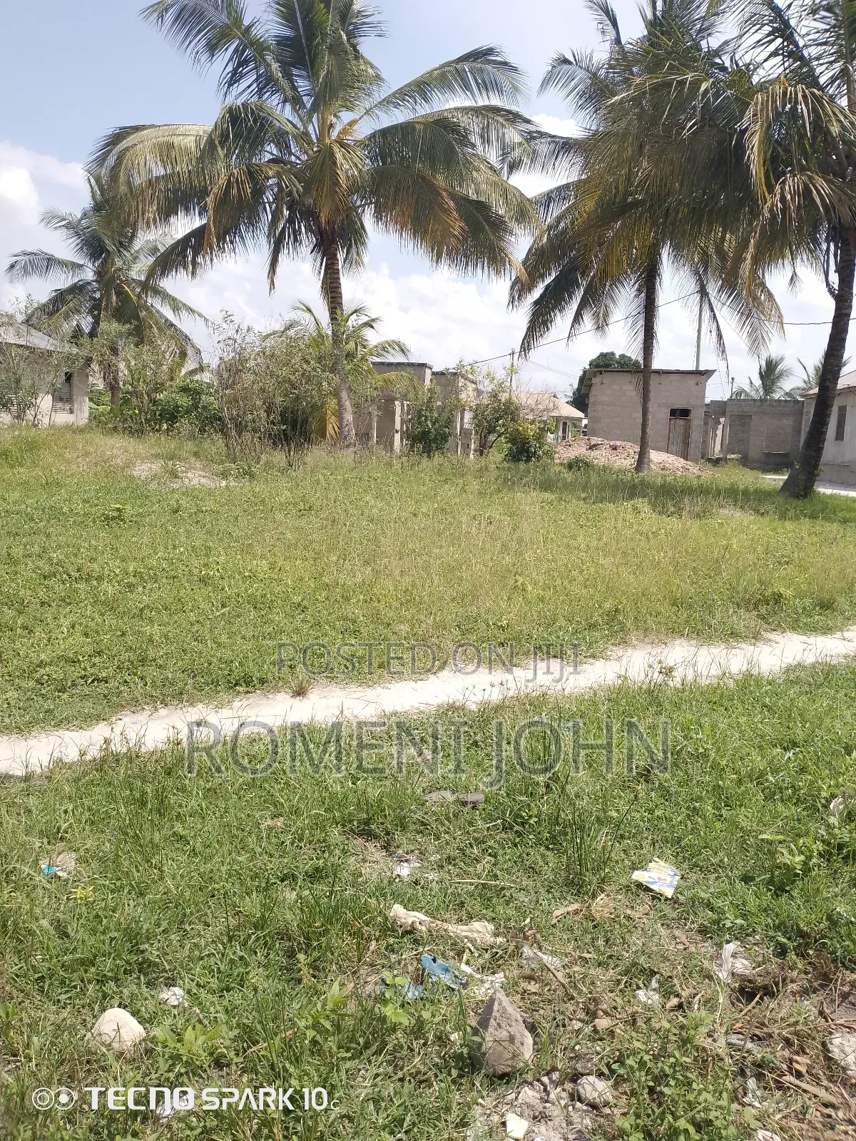 Kiwanja Sqmita 1000 Kinauzwa Milioni 25 Gongolamboto Majohe Viwege. in Ilala
