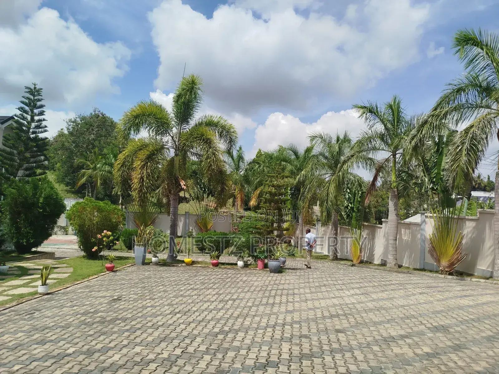 4bdrm Mansion in Goba, Kinondoni for sale in Kinondoni
