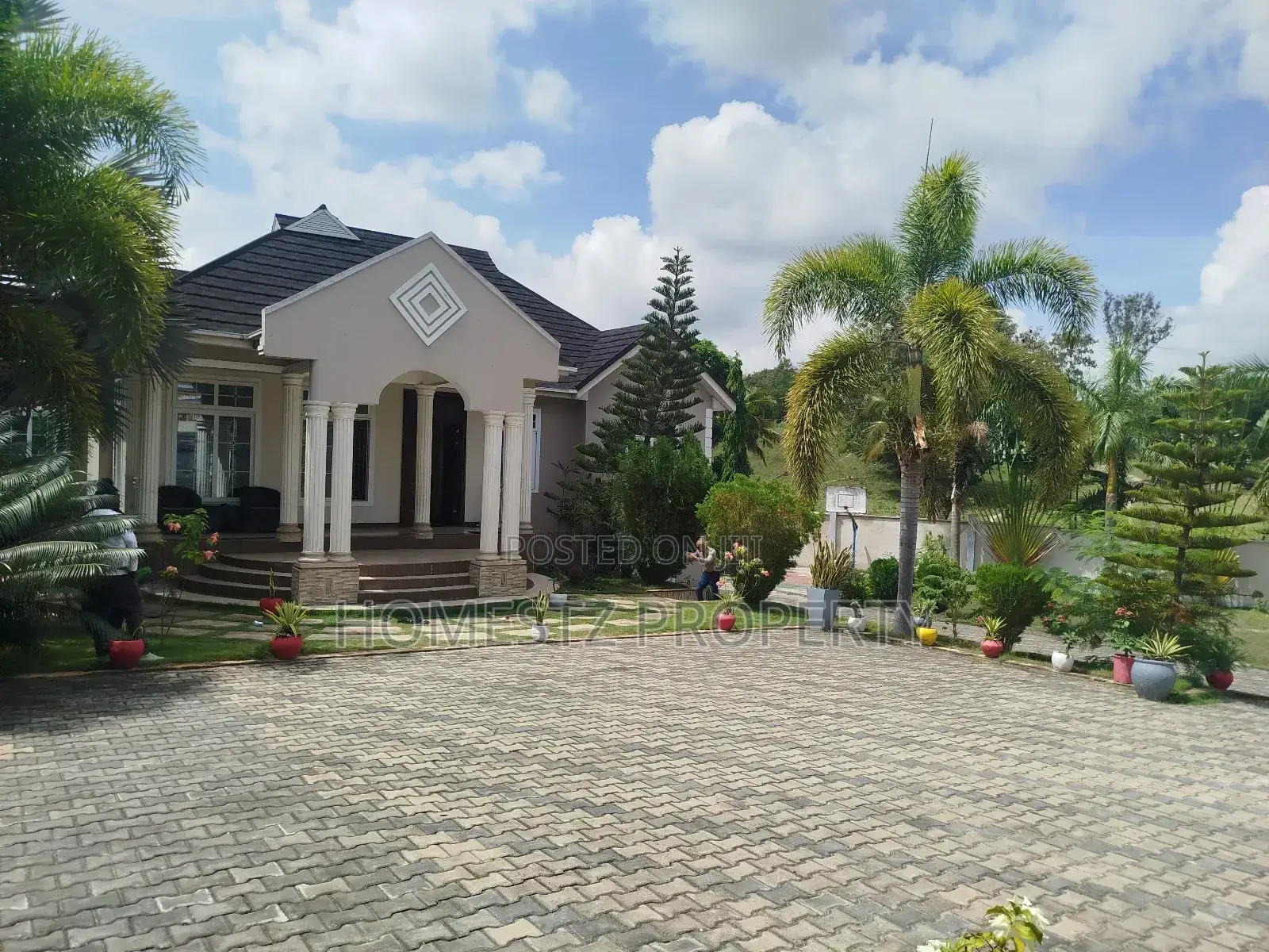4bdrm Mansion in Goba, Kinondoni for sale in Kinondoni
