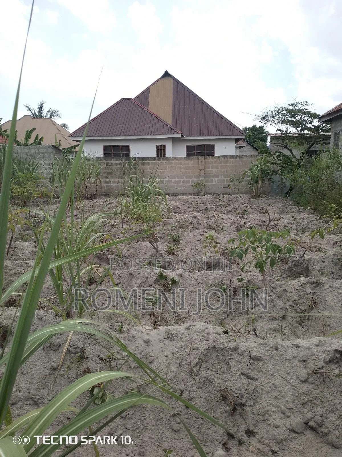 Kiwanja Kinauzwa Milioni 9.5 Gongolamboto Majohe Chuo Rada. in Ilala
