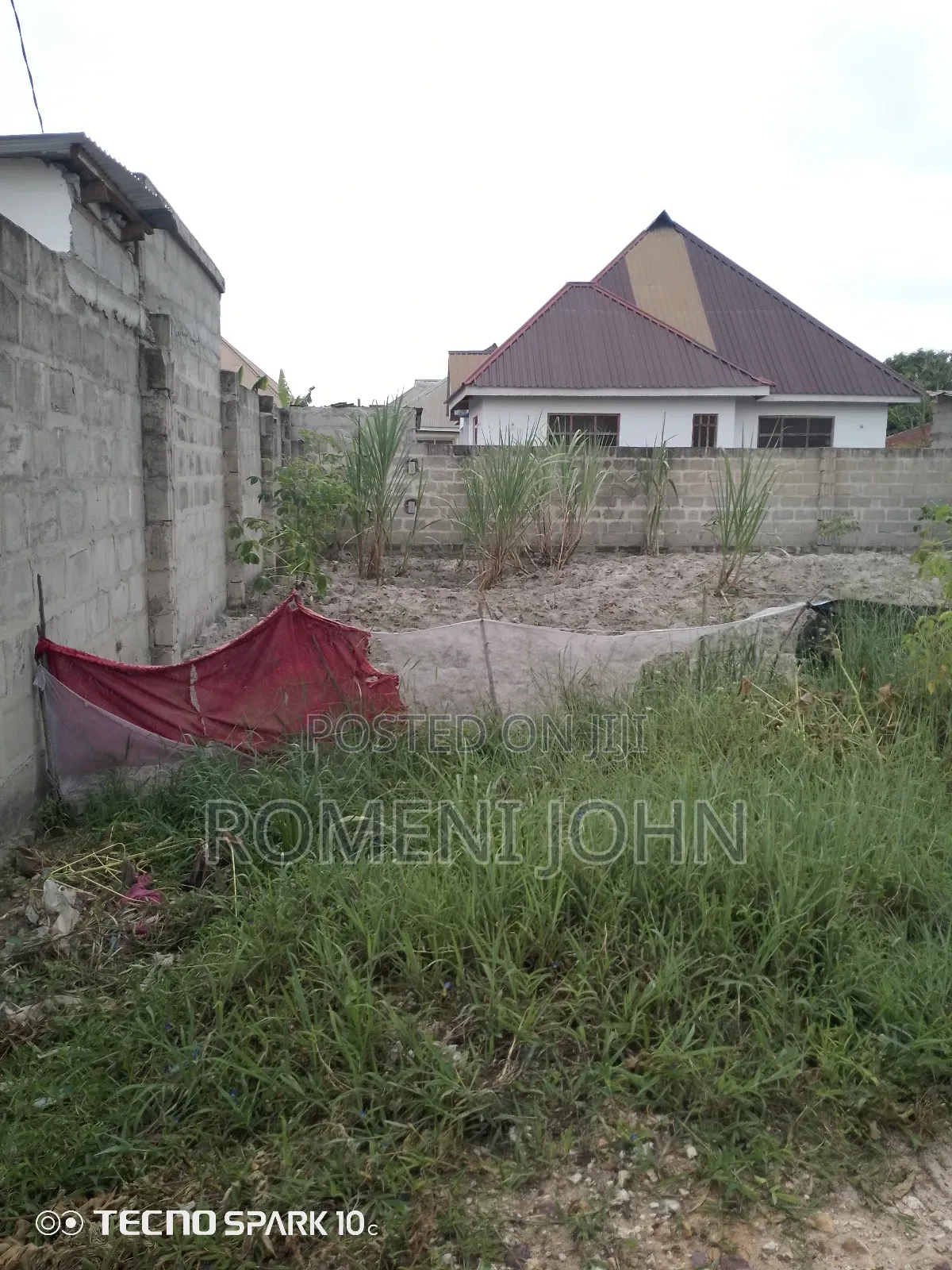 Kiwanja Kinauzwa Milioni 9.5 Gongolamboto Majohe Chuo Rada. in Ilala