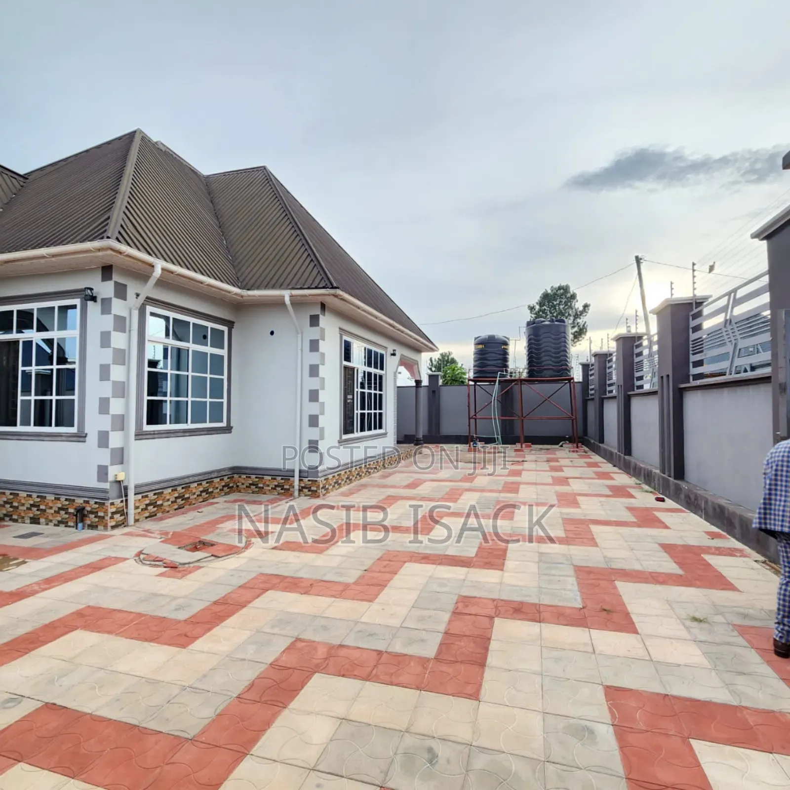 Furnished 3bdrm House in Buswelu for sale in Buswelu