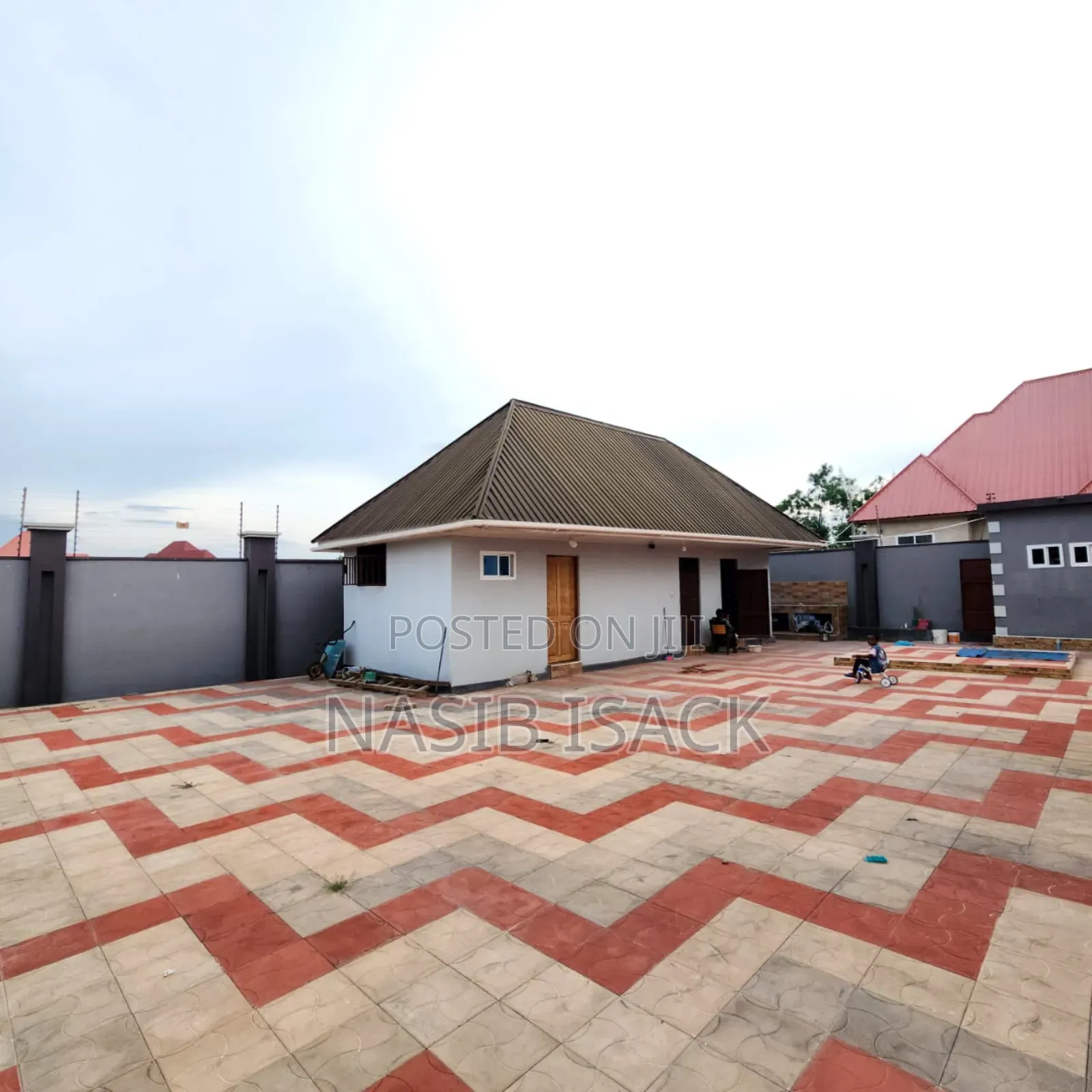 Furnished 3bdrm House in Buswelu for sale in Buswelu