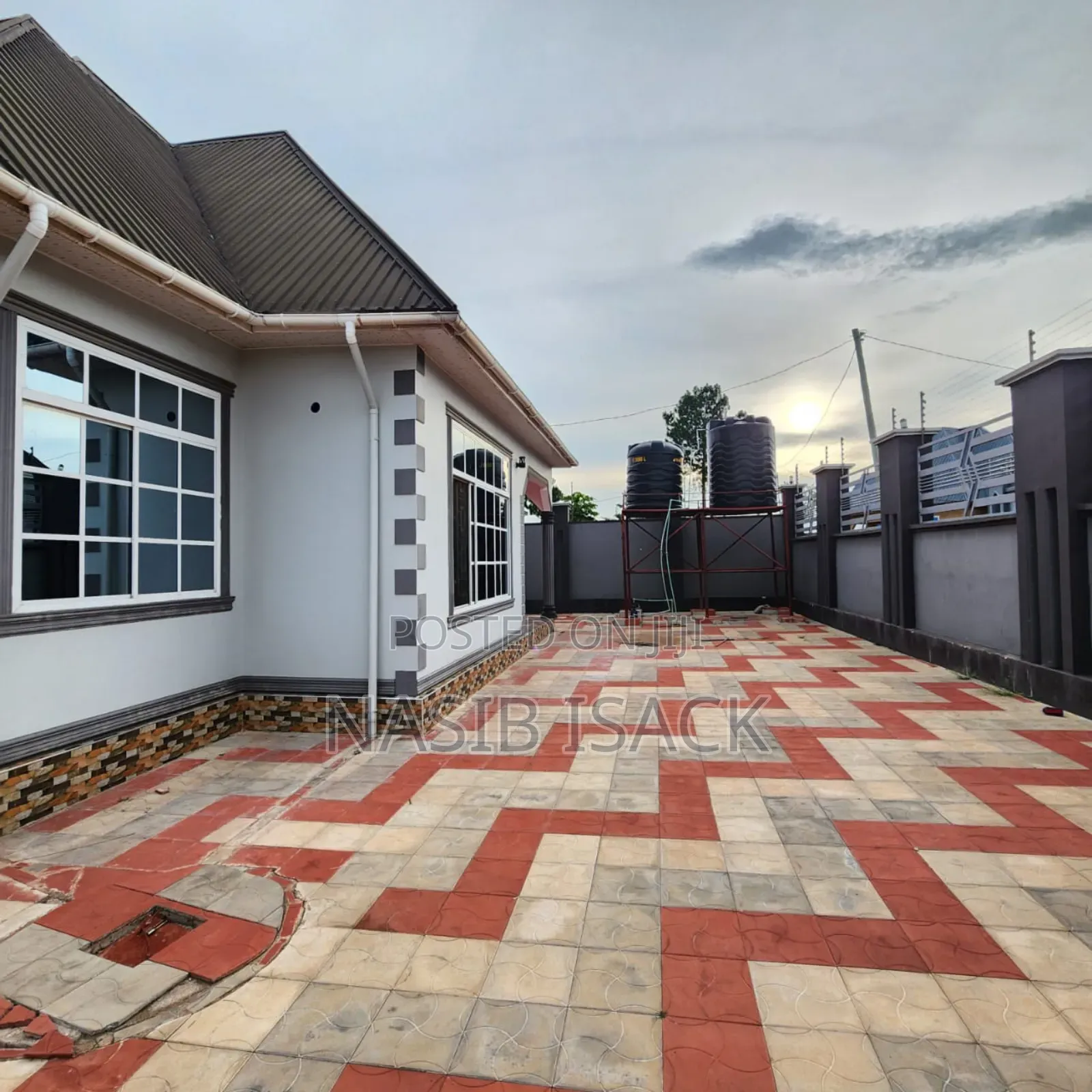 Furnished 3bdrm House in Buswelu for sale in Buswelu