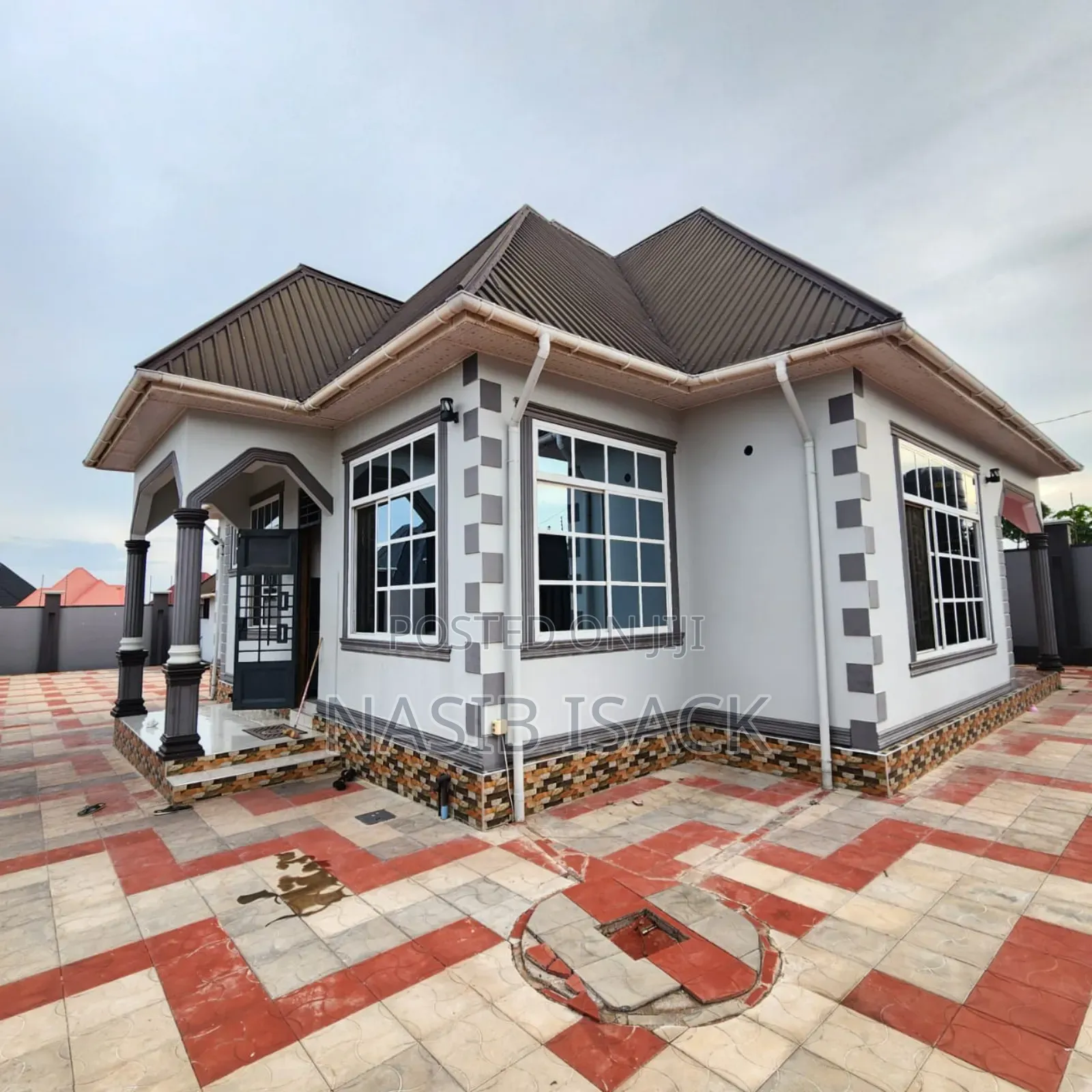 Furnished 3bdrm House in Buswelu for sale in Buswelu