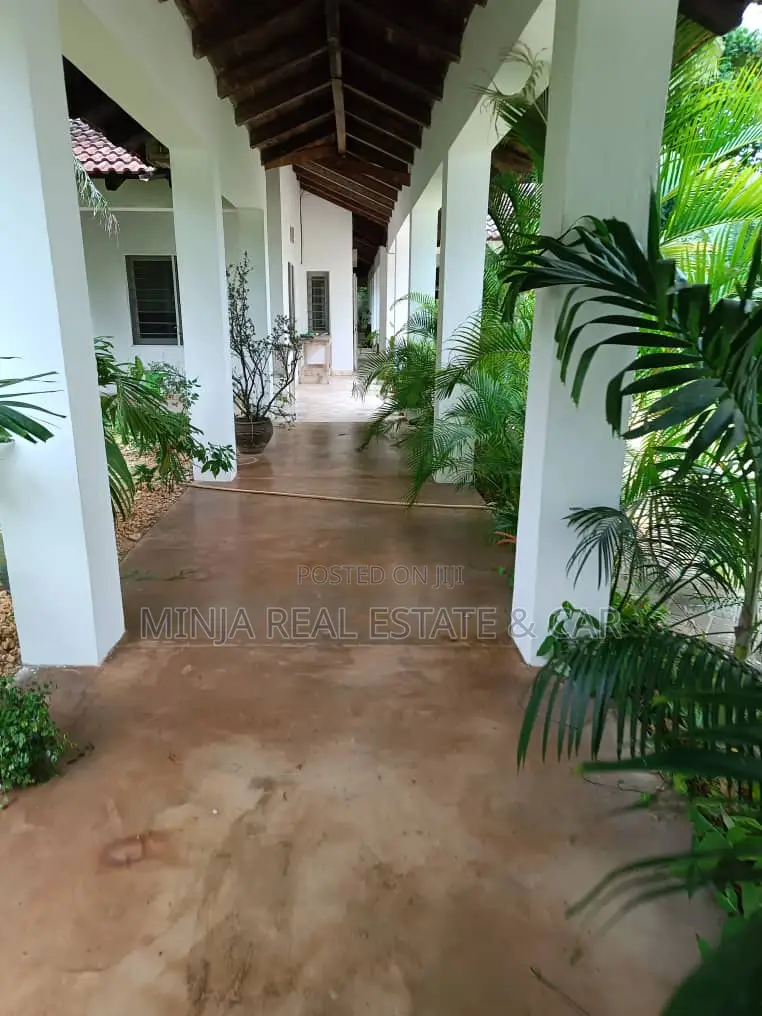 8bdrm House in Masaki for rent in Masaki