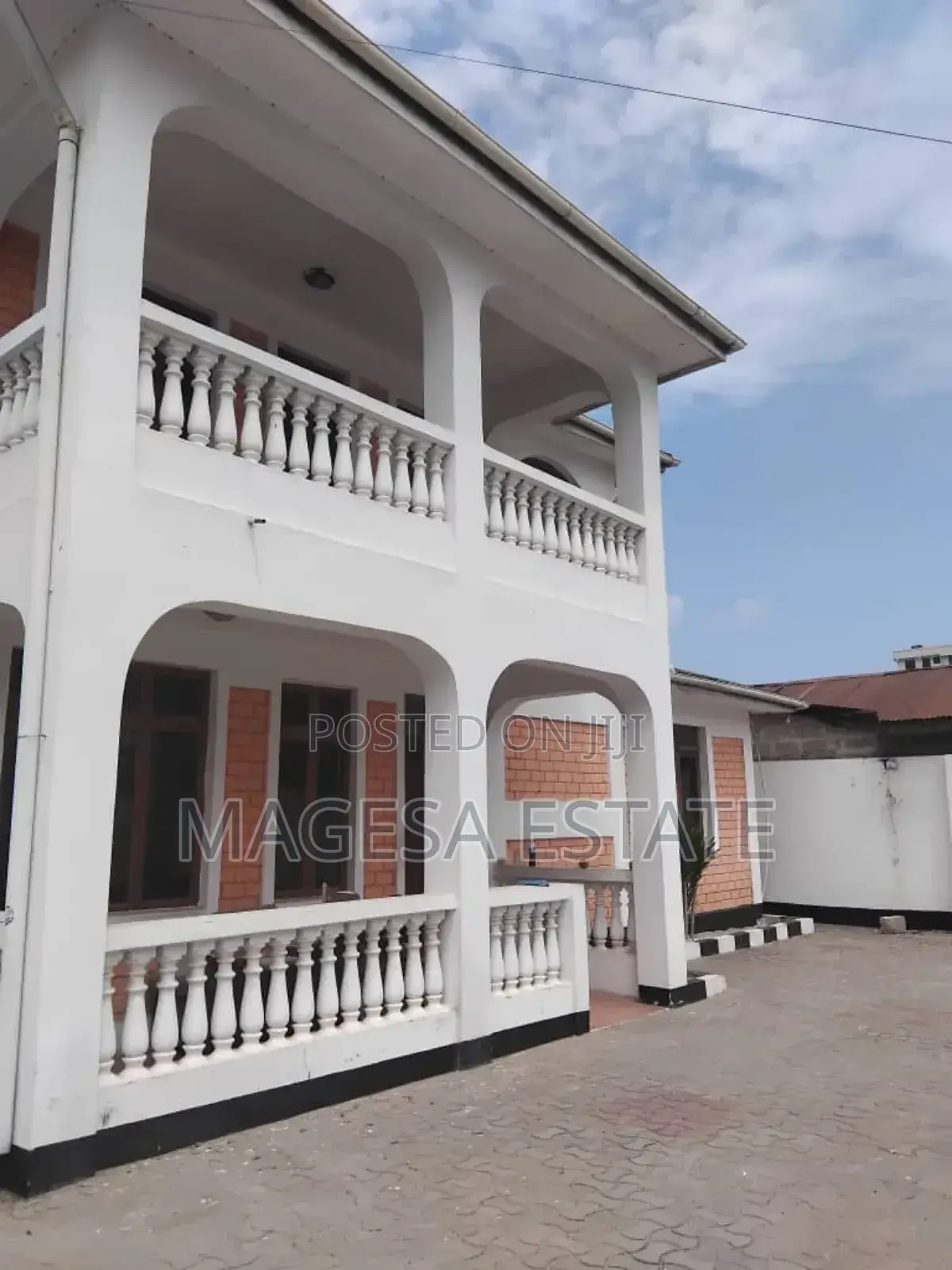 4bdrm Block of Flats in Magomen, Magomeni for sale in Magomeni