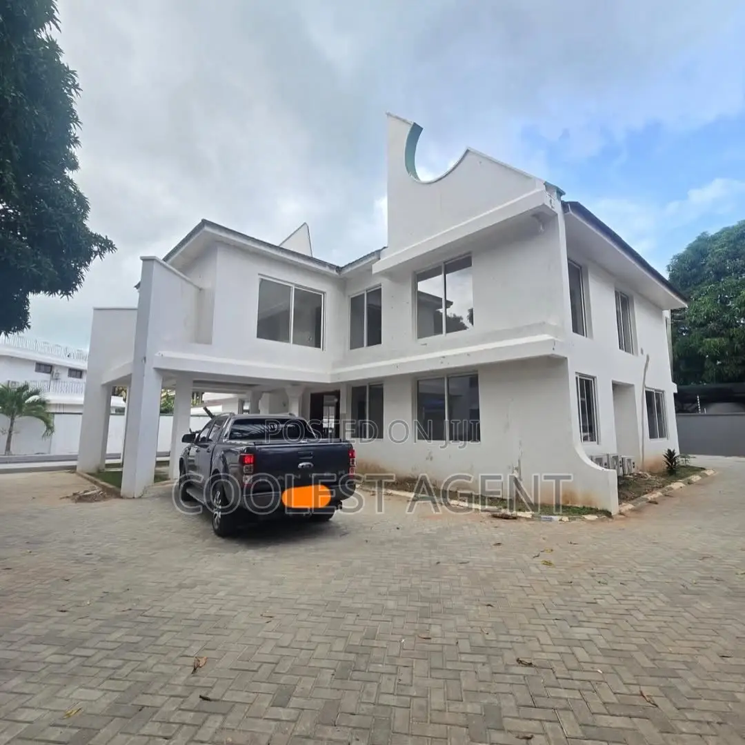 5bdrm Duplex in Coolest Estate, Oyster Bay for rent in Oyster Bay