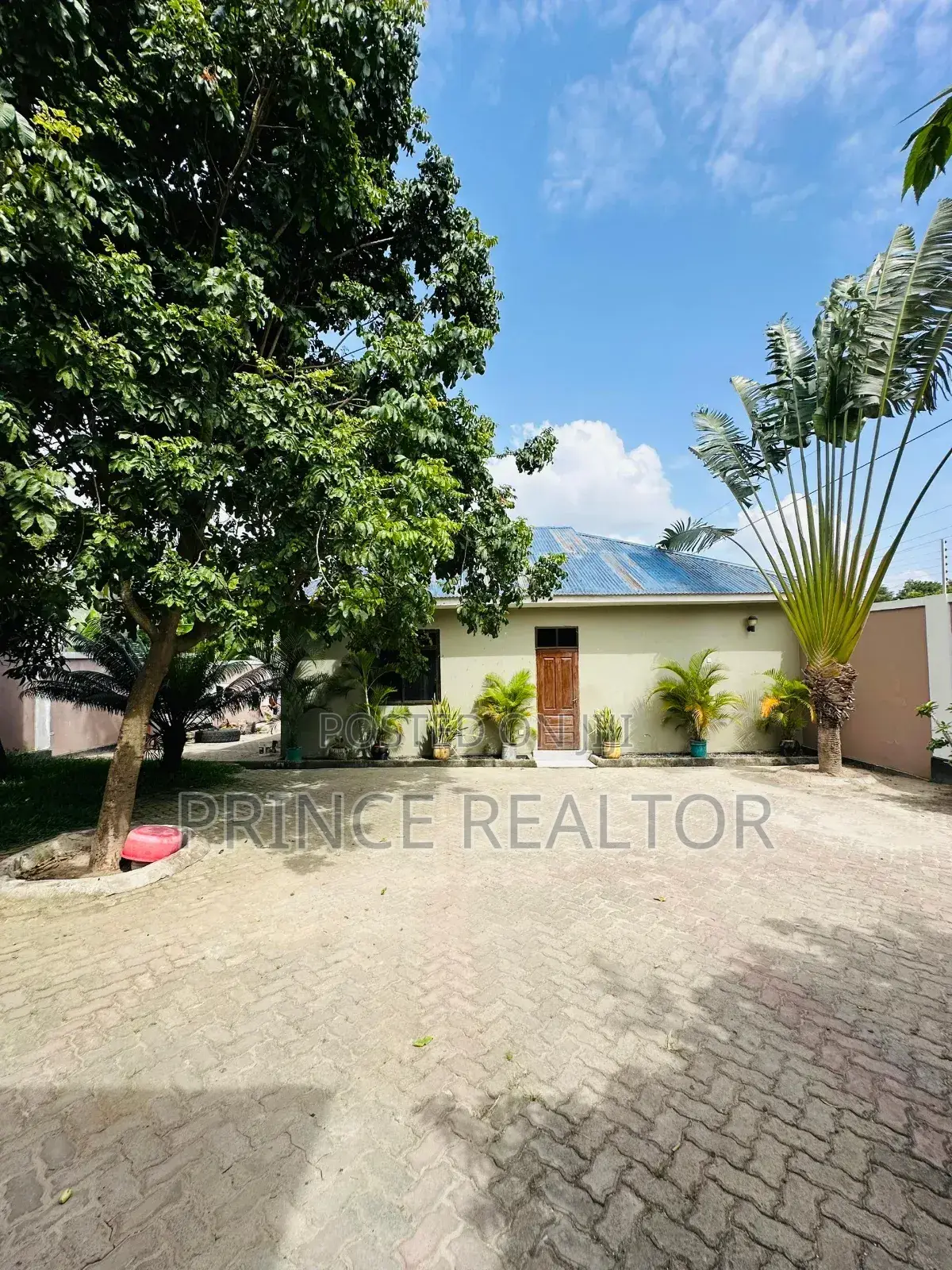 3bdrm House in Mbezi Makuti, Kinondoni for sale in Kinondoni