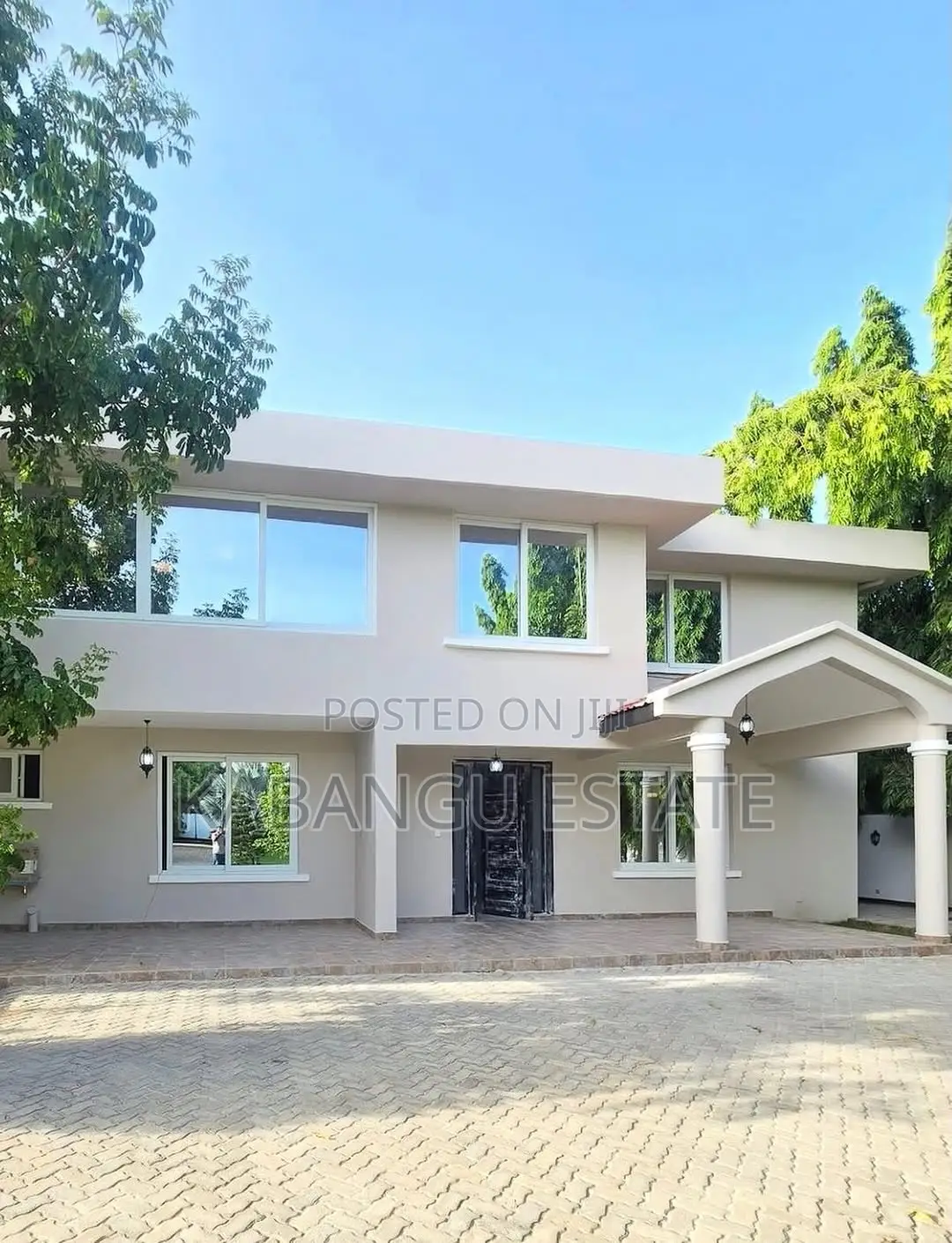 Furnished 5bdrm Villa in Kawebeach for rent in Kawe