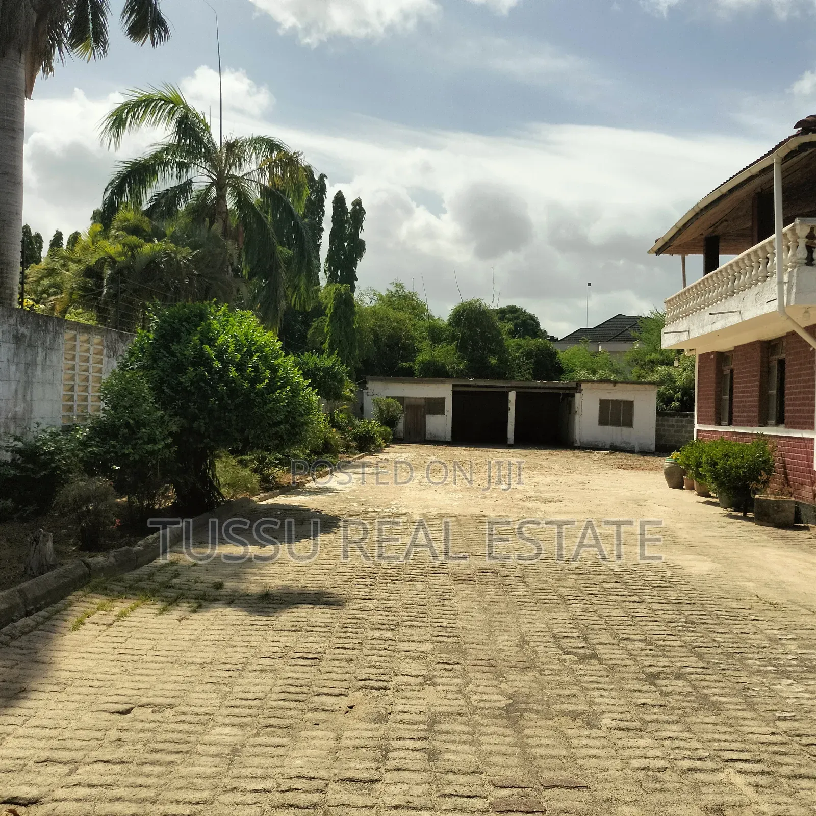 7bdrm House in Mbezibeach Kwa for sale in Mbezi Beach