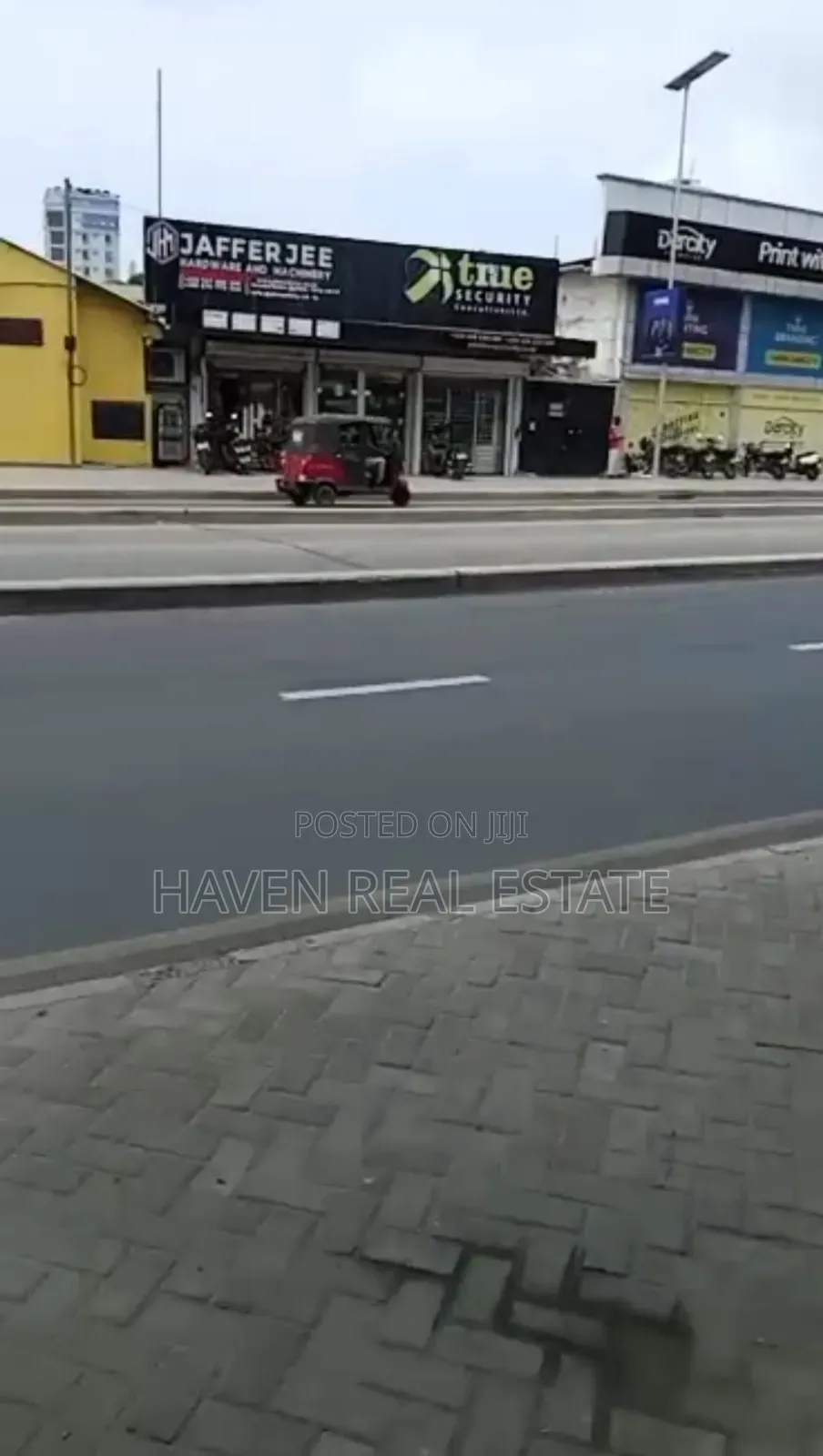 Viwanja Vitatu Vinauzwa Kariakoo in Kariakoo