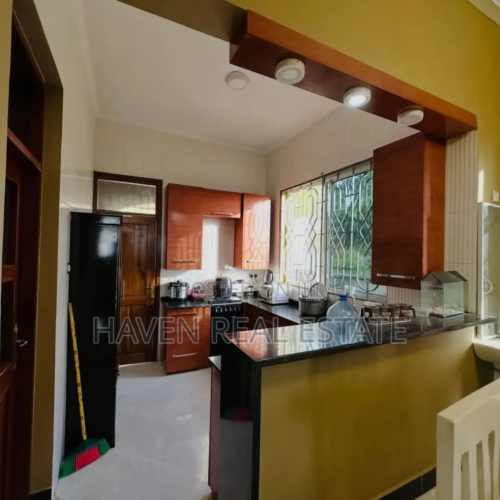 6bdrm House in Kinyerezi for sale in Kinyerezi