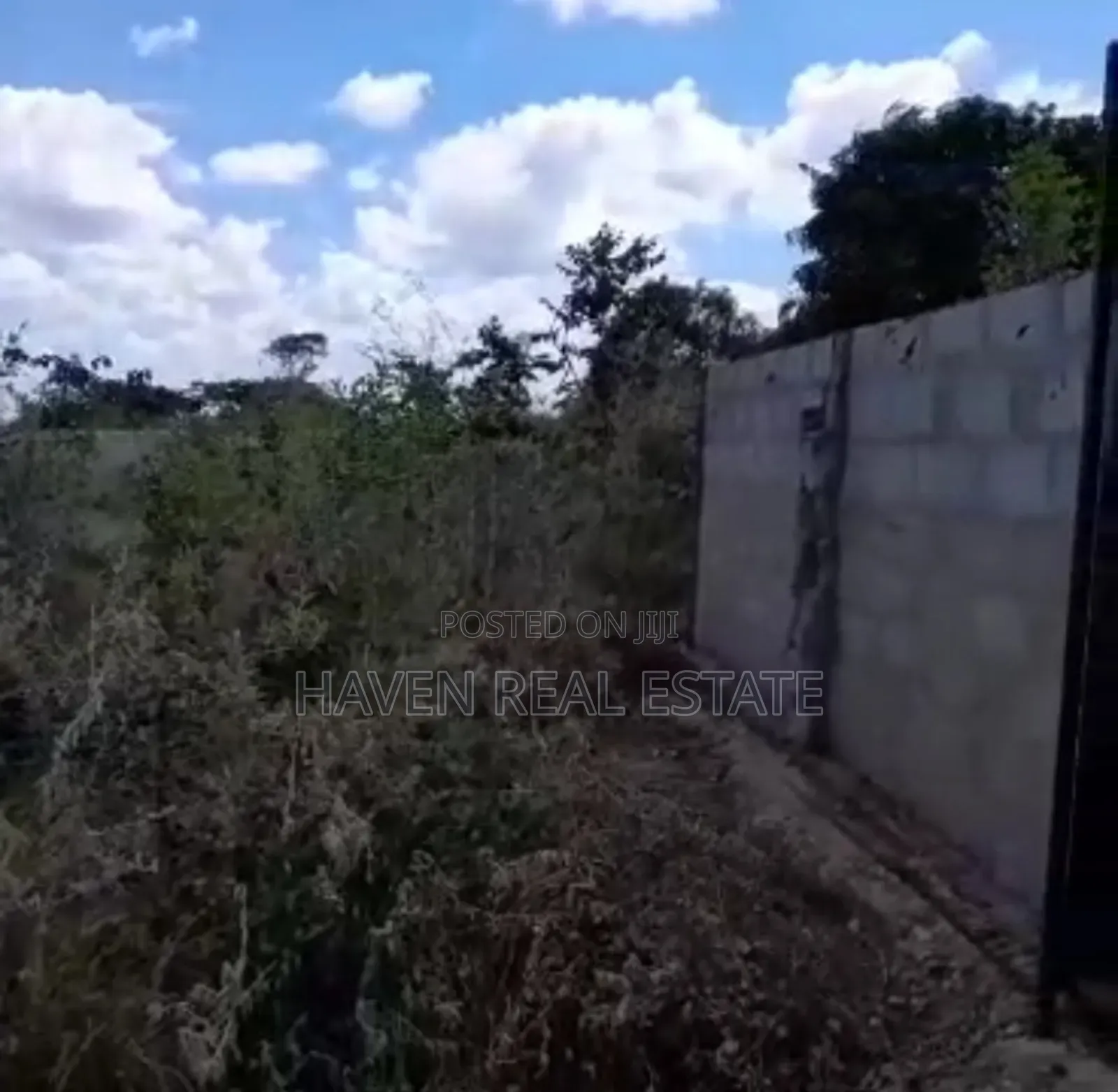 *Eneo La Ekari 3 Zenye Fence Linauzwa Msanga Zalala, Chanika* in Chanika