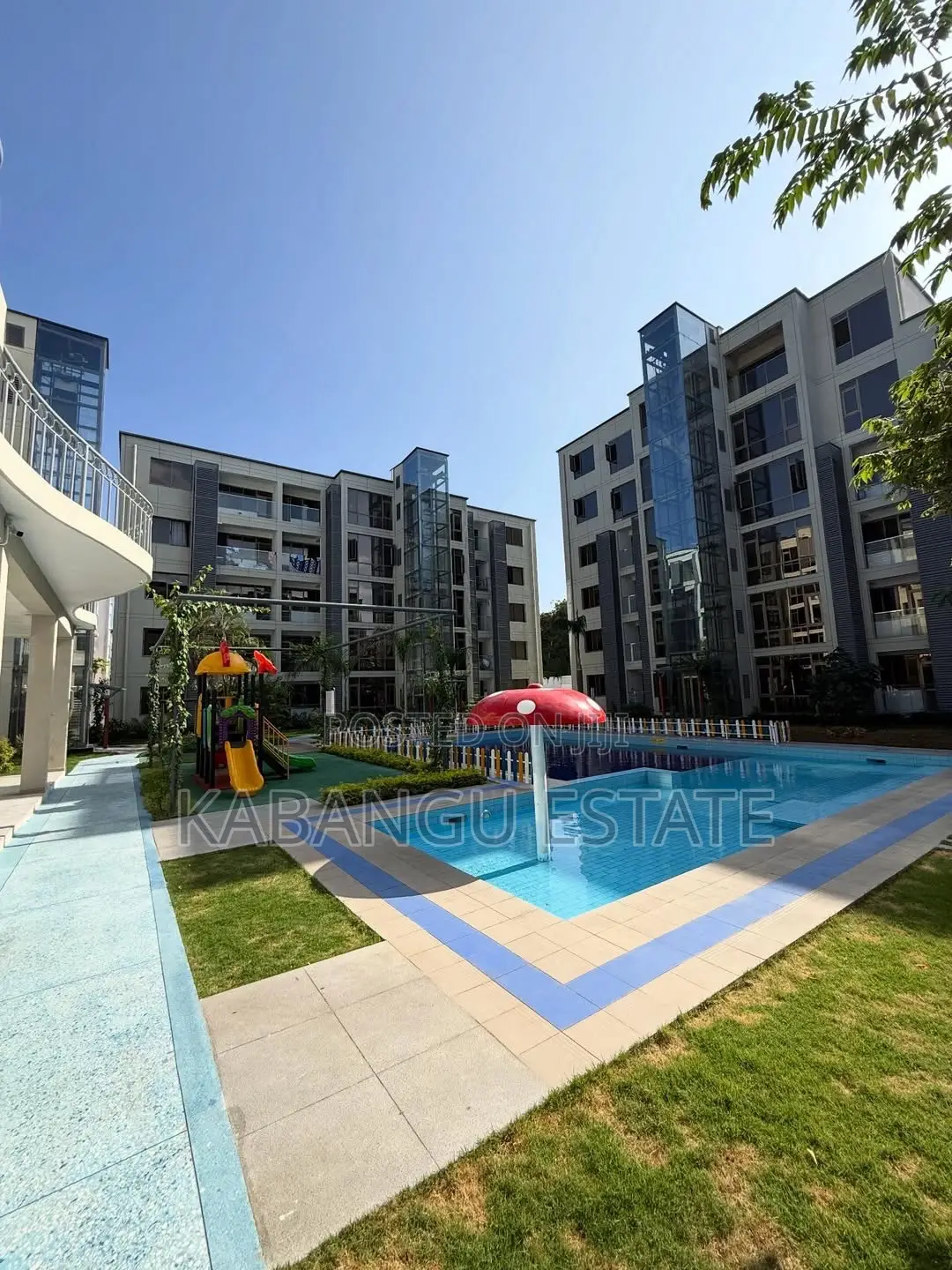 3bdrm Apartment in Oysterbay for sale in Oyster Bay