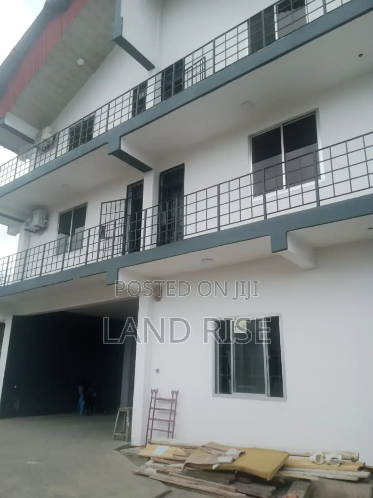 2000 Godown in Mandela Road in Tabata