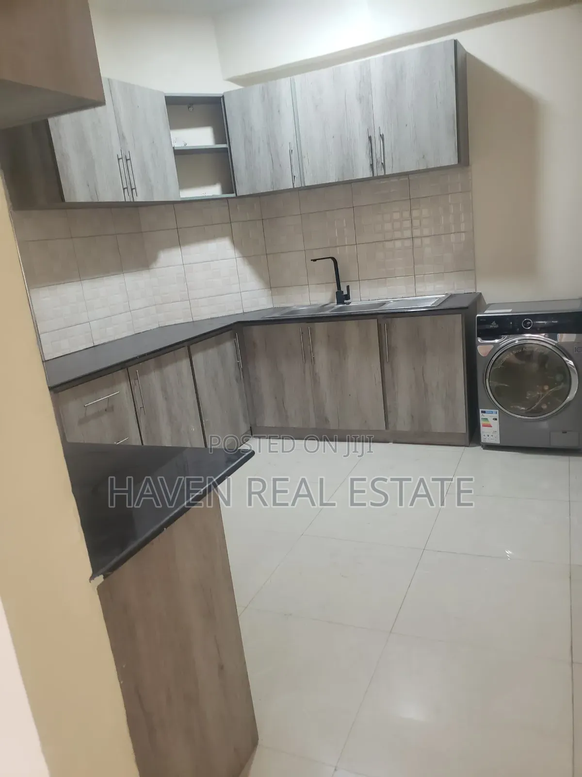 3bdrm Apartment in Upanga East for sale in Upanga East