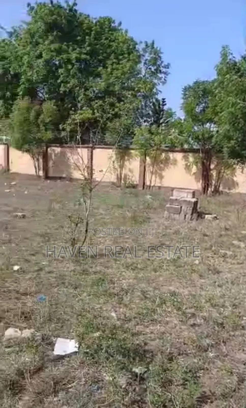 Kiwanja Kinauzwa Mbweni Ubungo in Mbweni