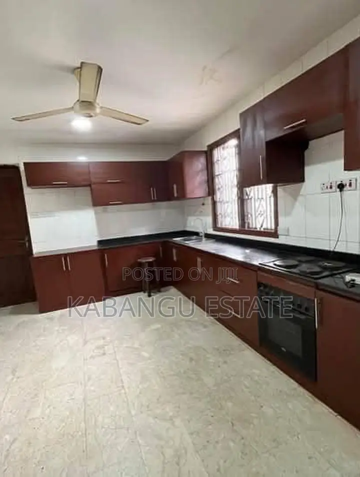10bdrm Apartment in Upanga for rent in Upanga East