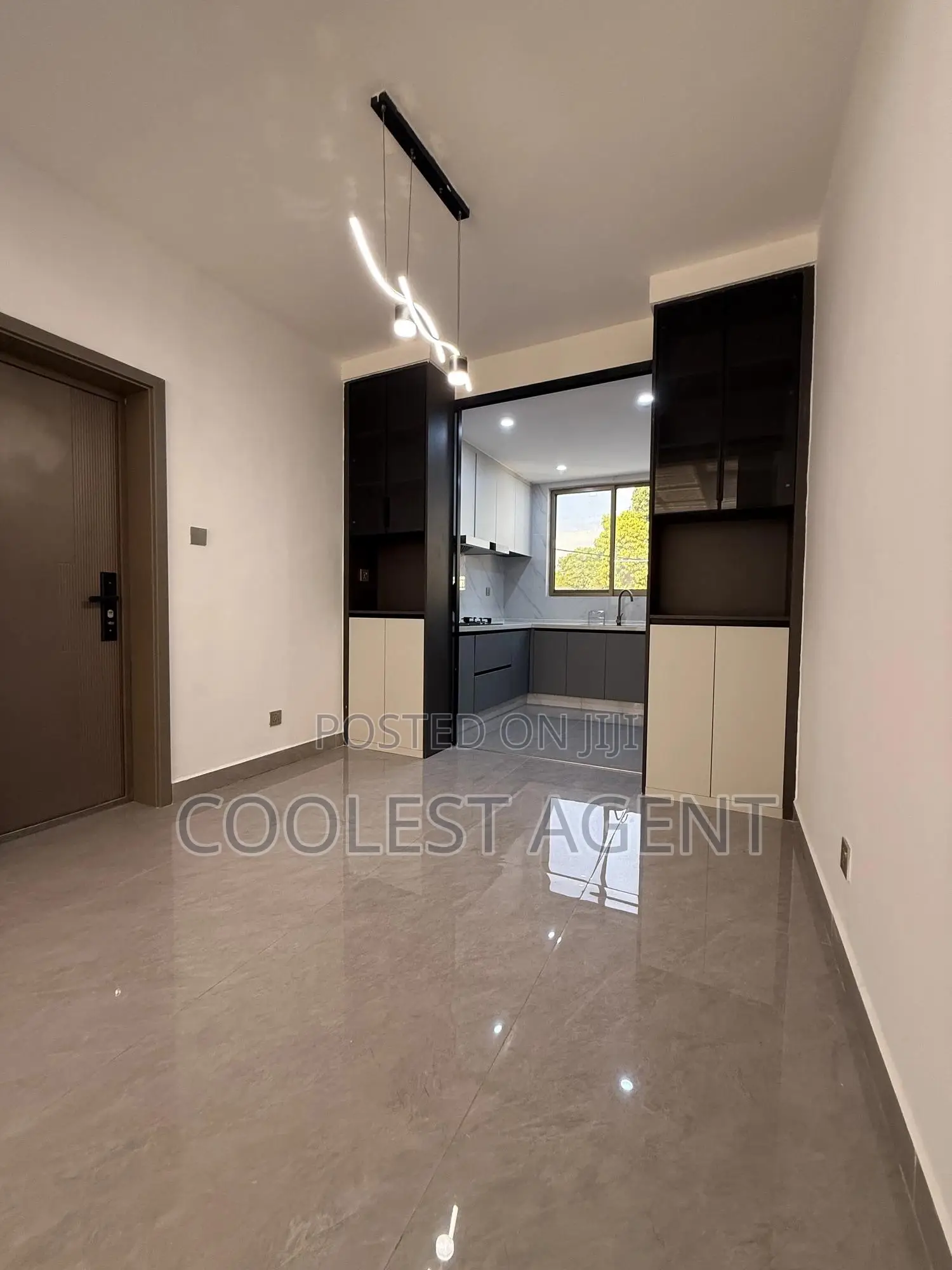 3bdrm Apartment in Coolest Estate, Oyster Bay for sale in Oyster Bay