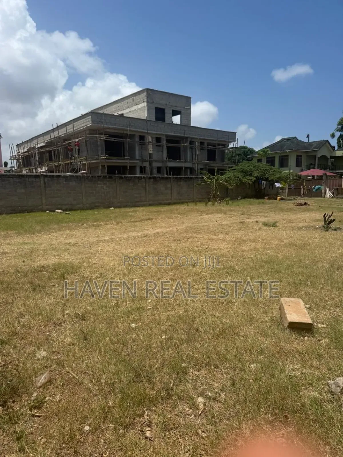 Kiwanja Kinauzwa Mbezi Beach in Mbezi Beach