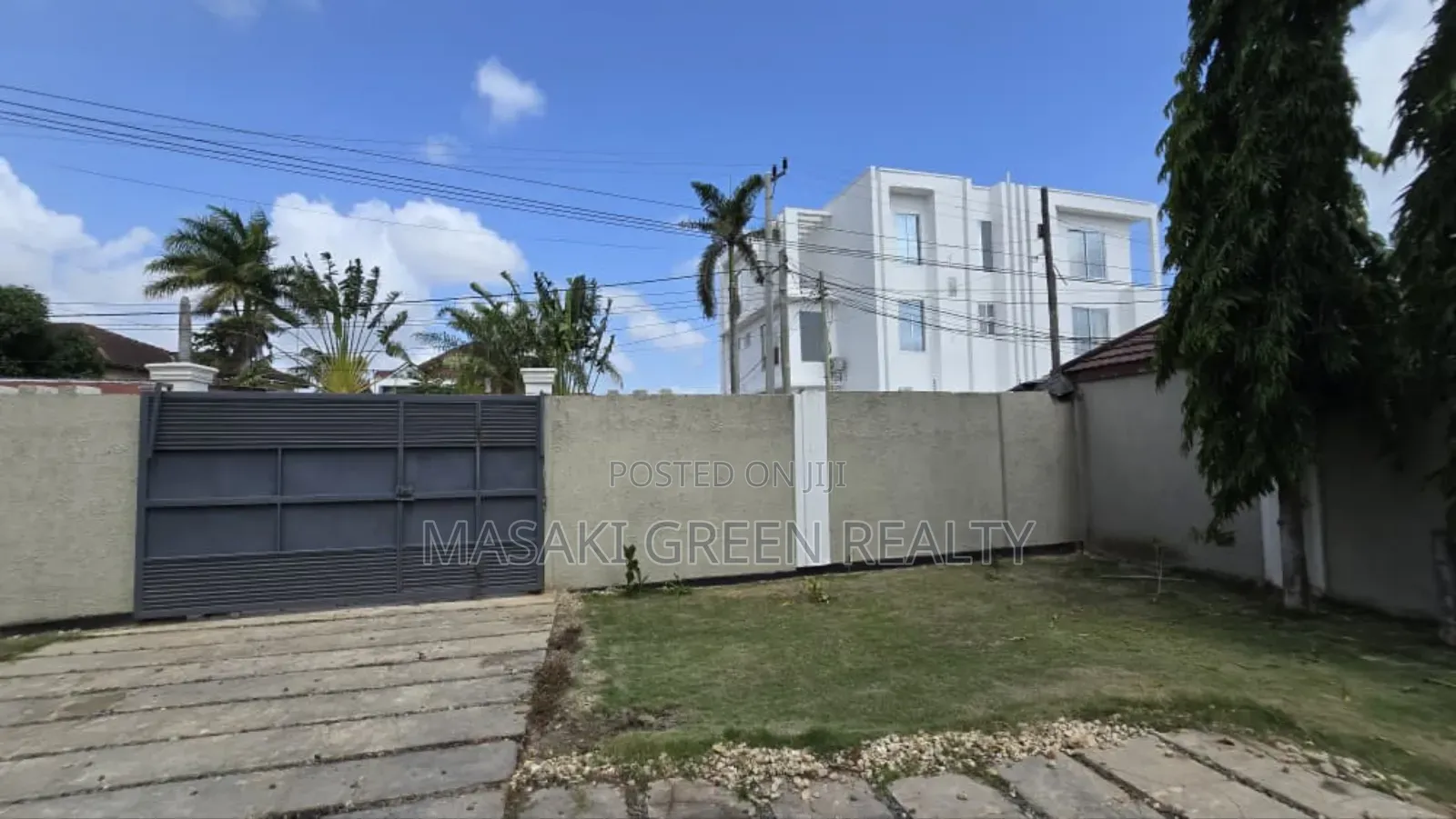 3bdrm House in Kwa Mwalimu, Mbezi Beach for sale in Mbezi Beach