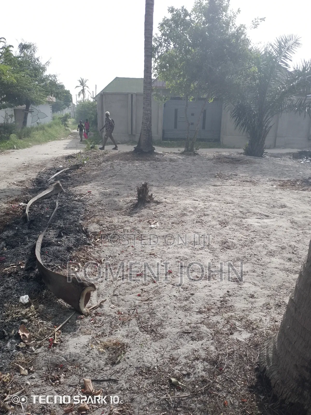 Kiwanja Sqmita 300 Kinauzwa Milioni 5.8 Majohe Chuo Rada. in Ilala