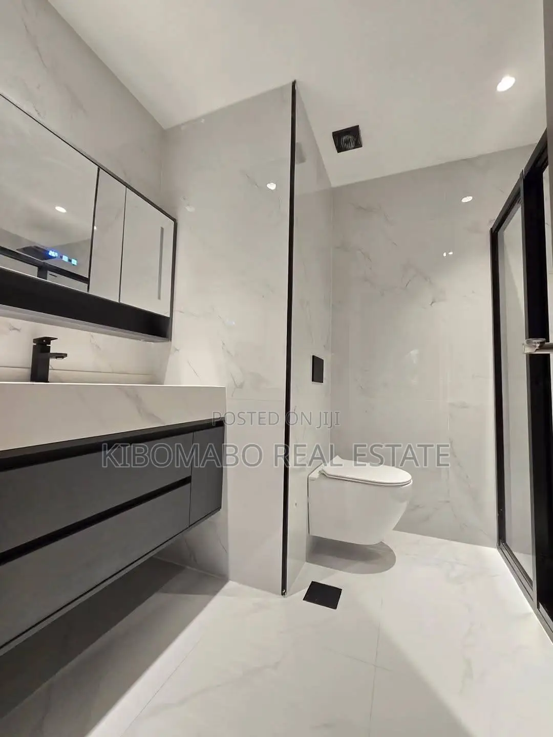 Furnished 2bdrm Apartment in Oyster Bay for sale in Oyster Bay