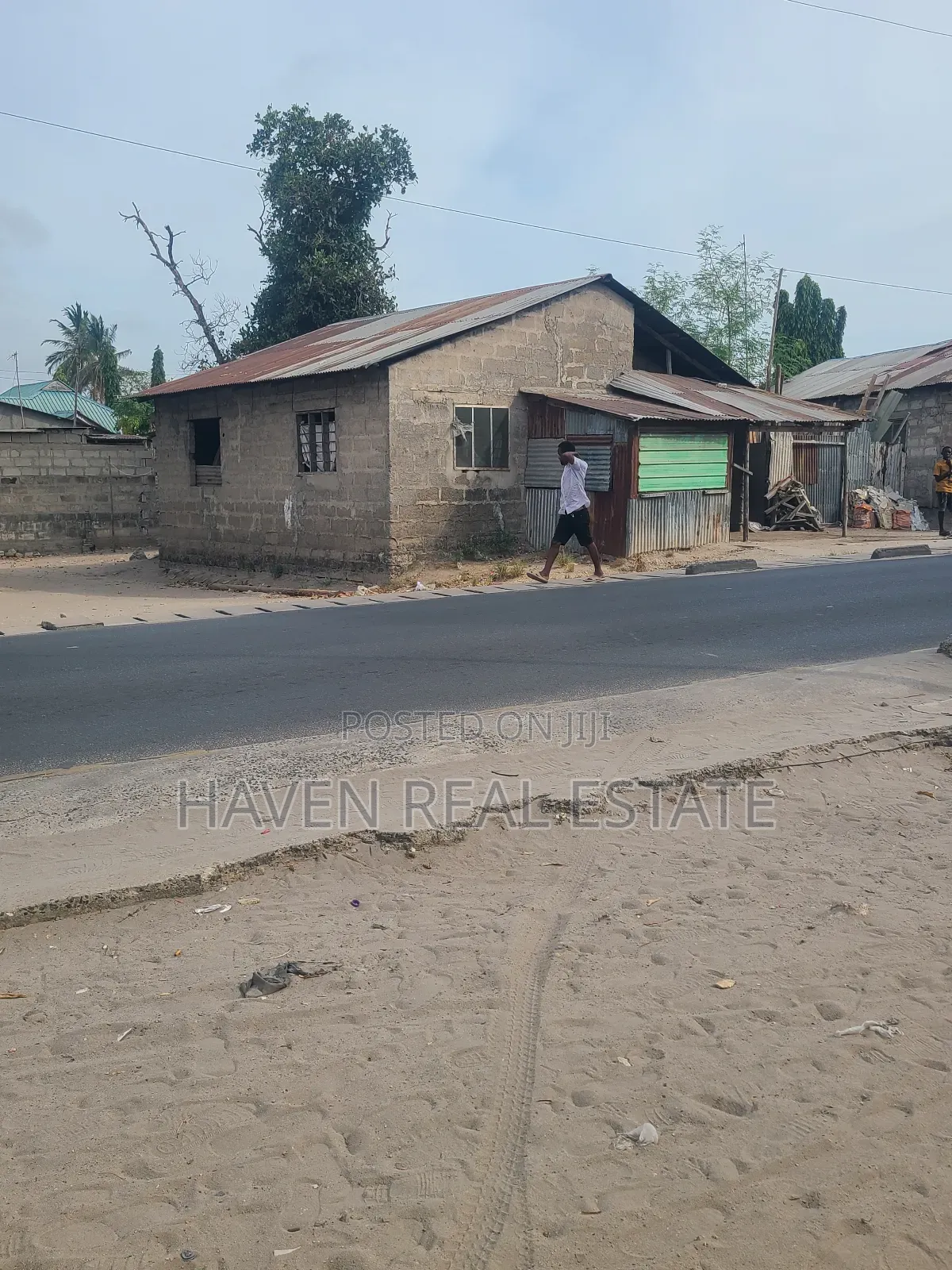 Kiwanja Kinaangalia Lami Kinauzwa Mbagala Kuu in Mbagala Kuu