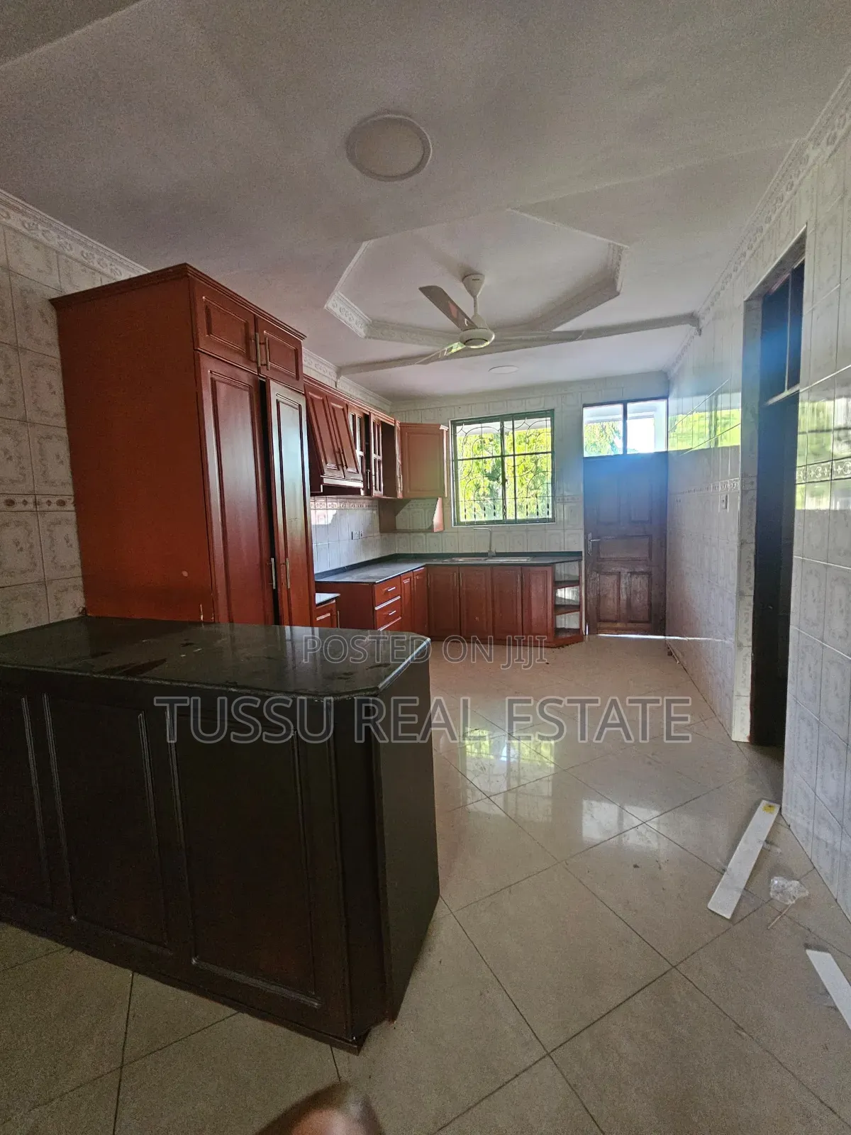 3bdrm Apartment in Mikochen, Mikocheni for rent in Mikocheni