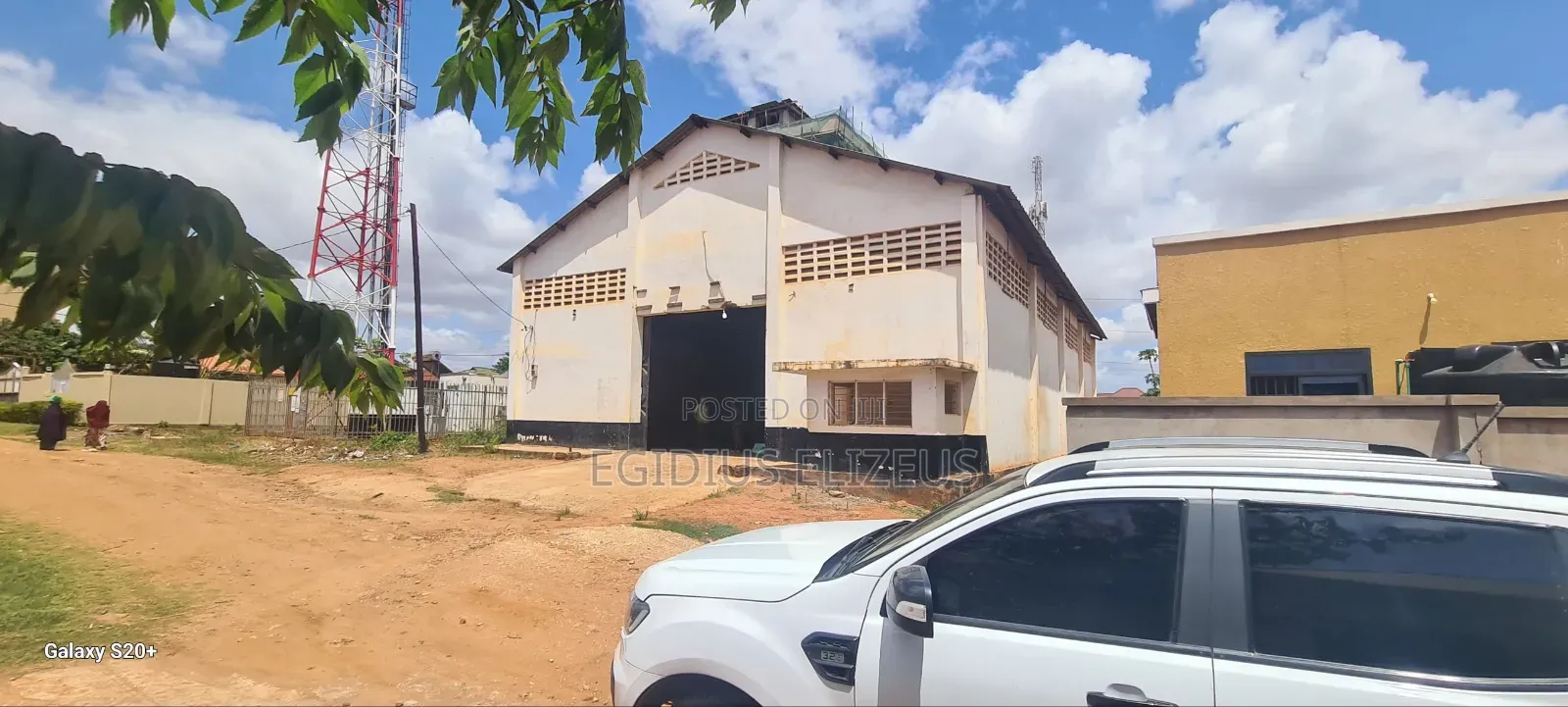 Godowm Linauzwa in Kinondoni