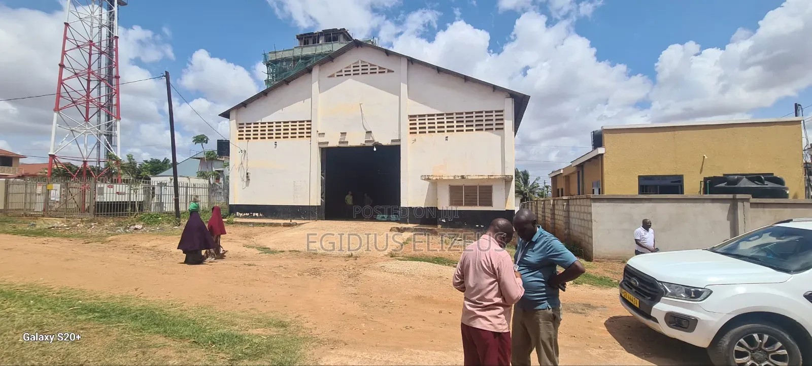Godowm Linauzwa in Kinondoni