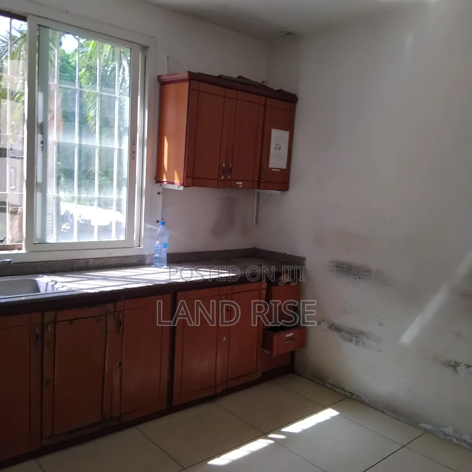 Office Space in Oysterbay 300 SQM in Oyster Bay