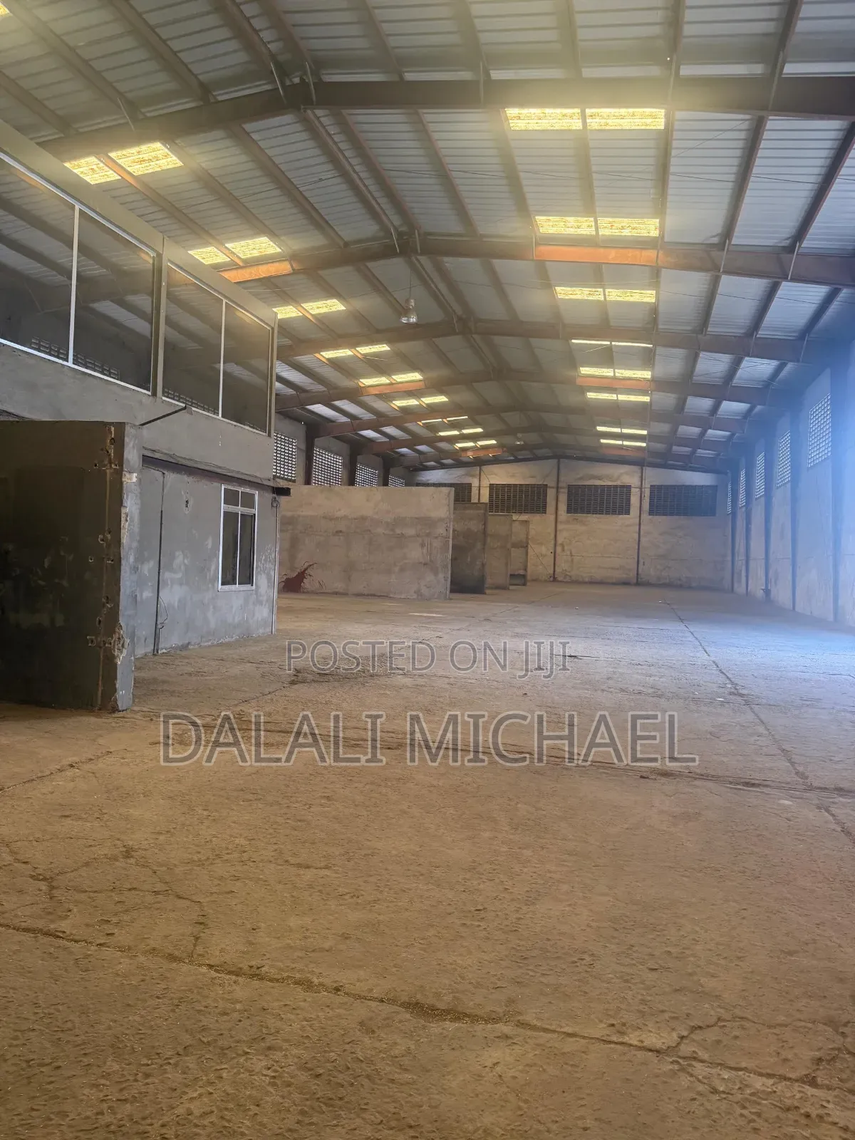 Godown for Rent Mandela Road in Tabata