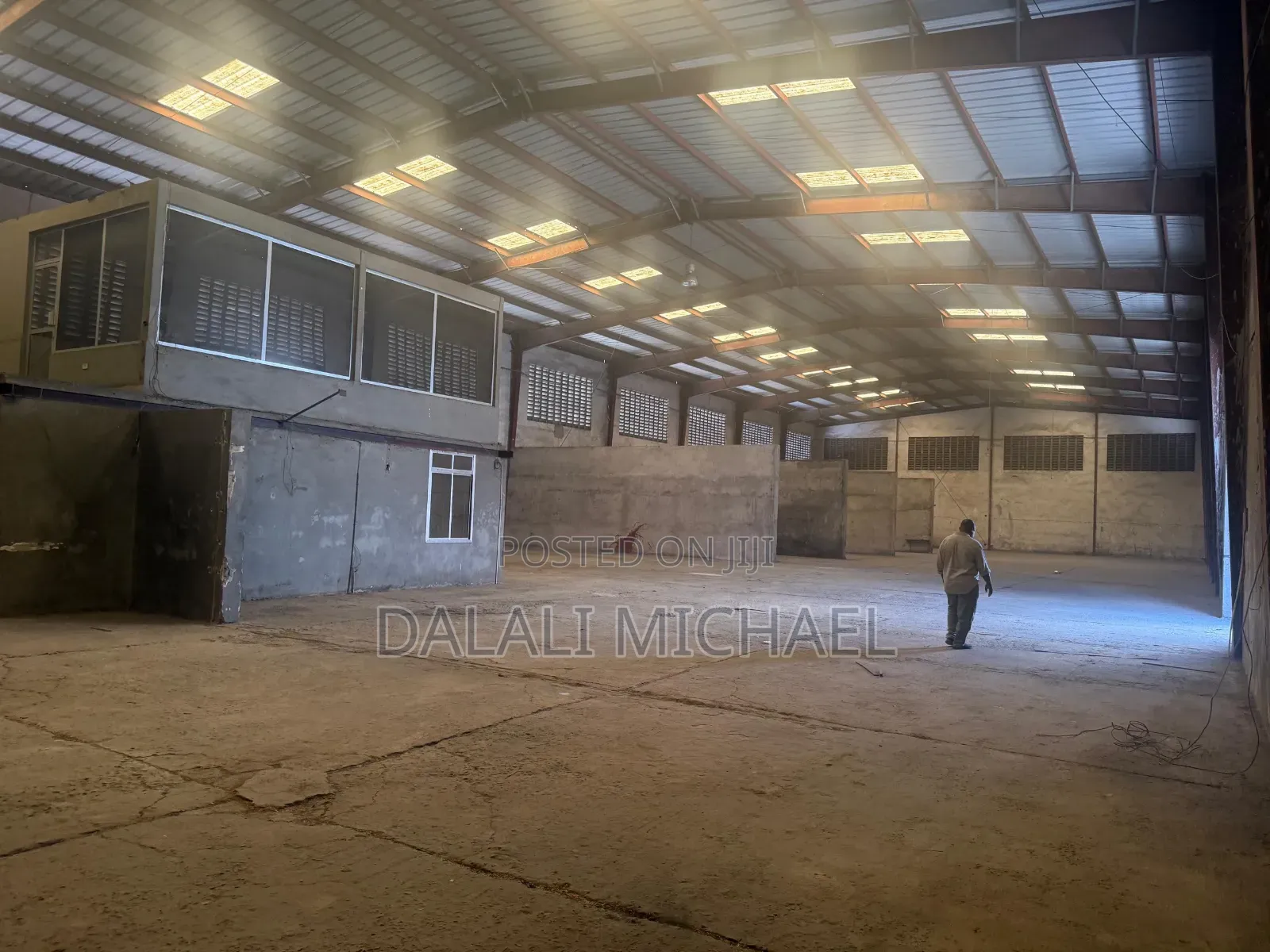 Godown for Rent Mandela Road in Tabata