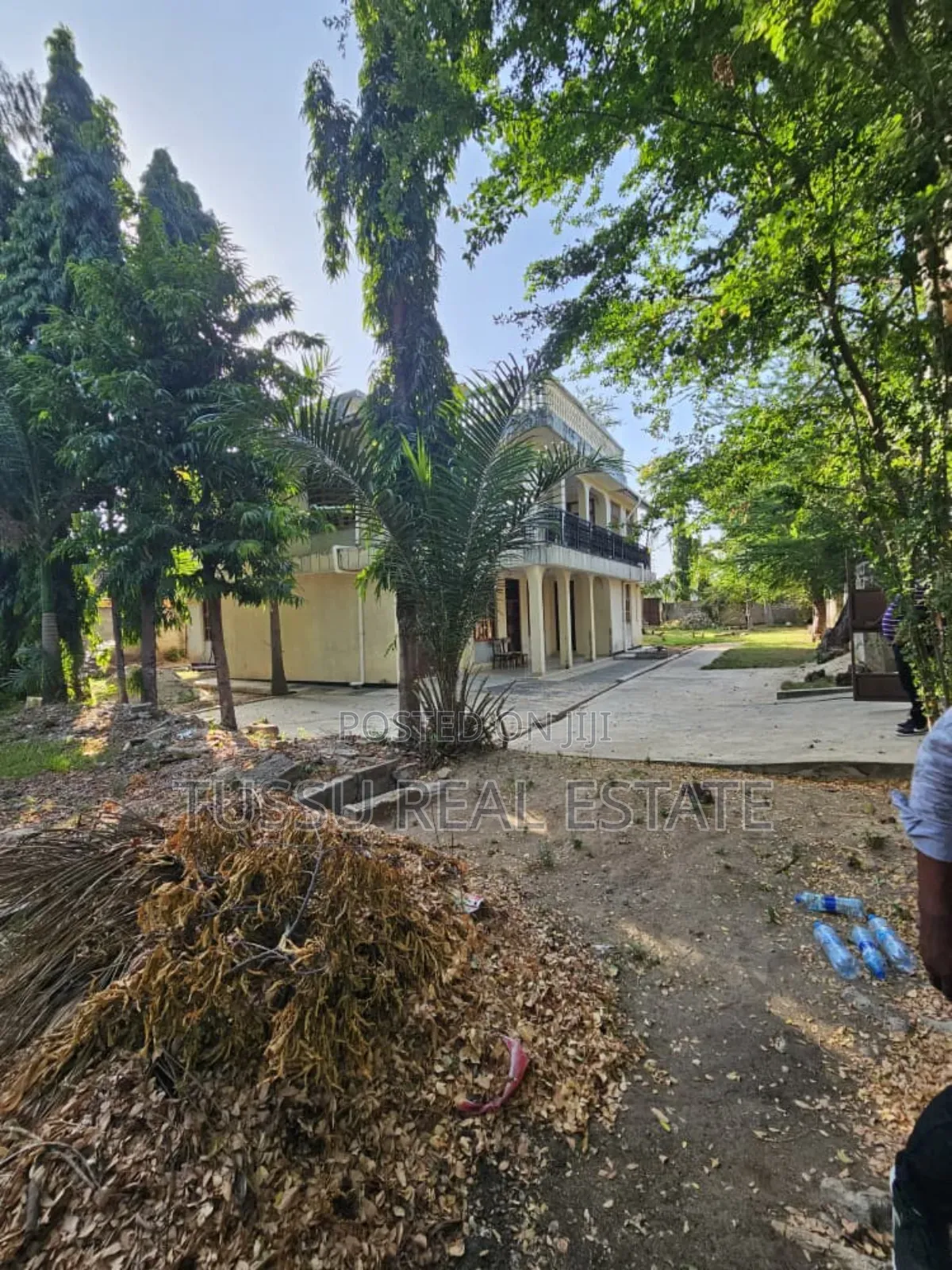5bdrm House in Mbezibeach Shopers, Kinondoni for sale in Kinondoni