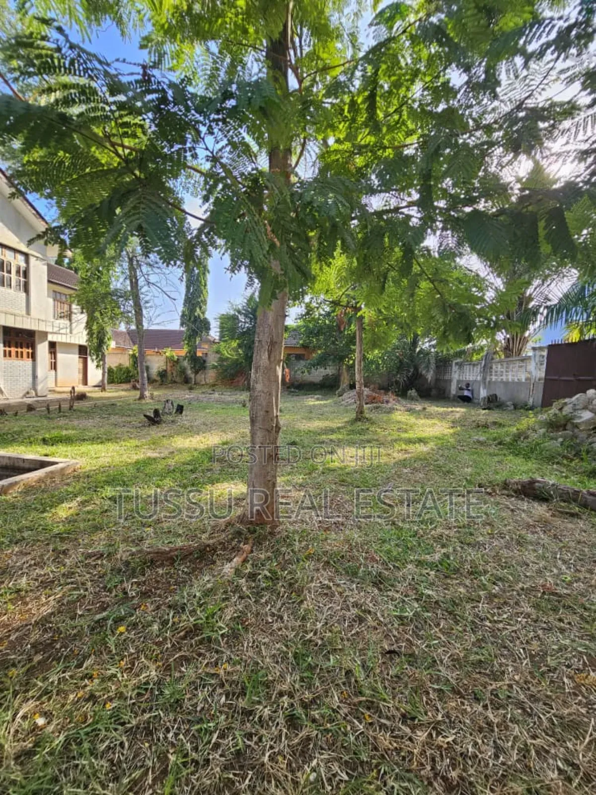 5bdrm House in Mbezibeach Shopers, Kinondoni for sale in Kinondoni