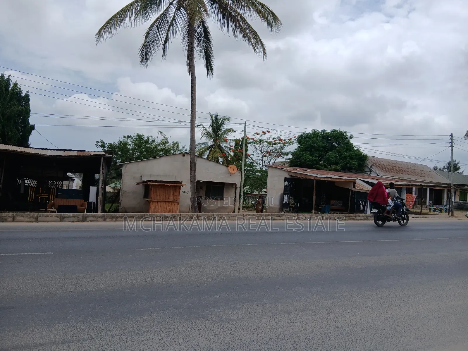 Kiwanja Kinauzwa Madale Kinatazama Barabara Ya Rami in Goba