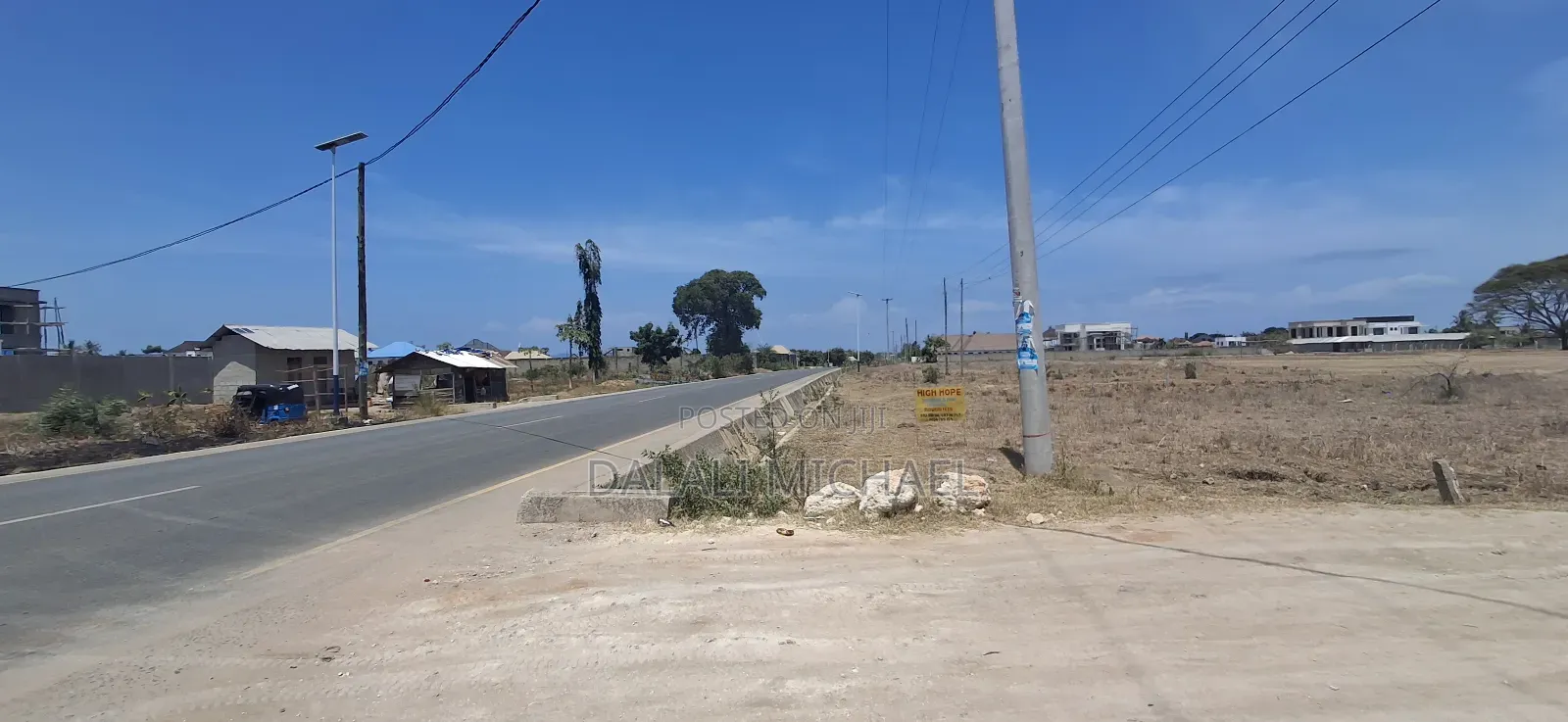 Kiwanja Kinauzwa Mbweni : in Mbweni