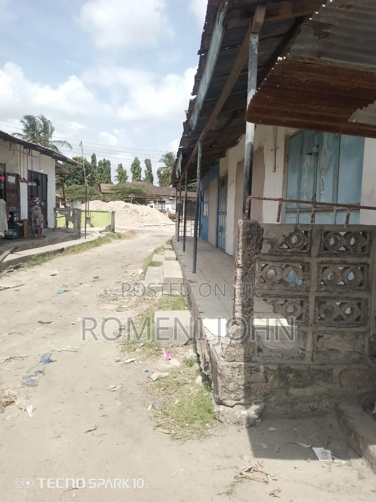 Eneo La Kibiashara Sqmita 2000 Linauzwa Milioni 180 Ukonga Mazizini. in Ilala