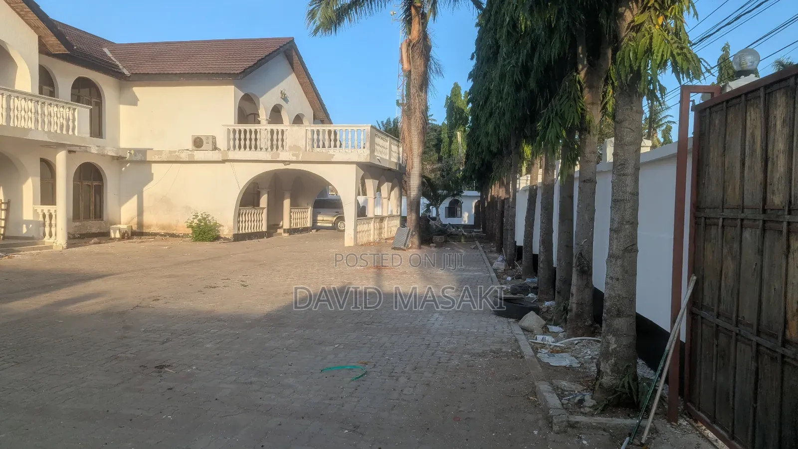 10bdrm House in Regent, Mikocheni for rent in Mikocheni