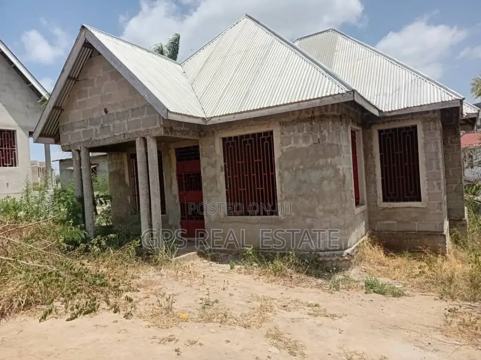 3bdrm House in King'Azi, Kinondoni for sale in Kinondoni