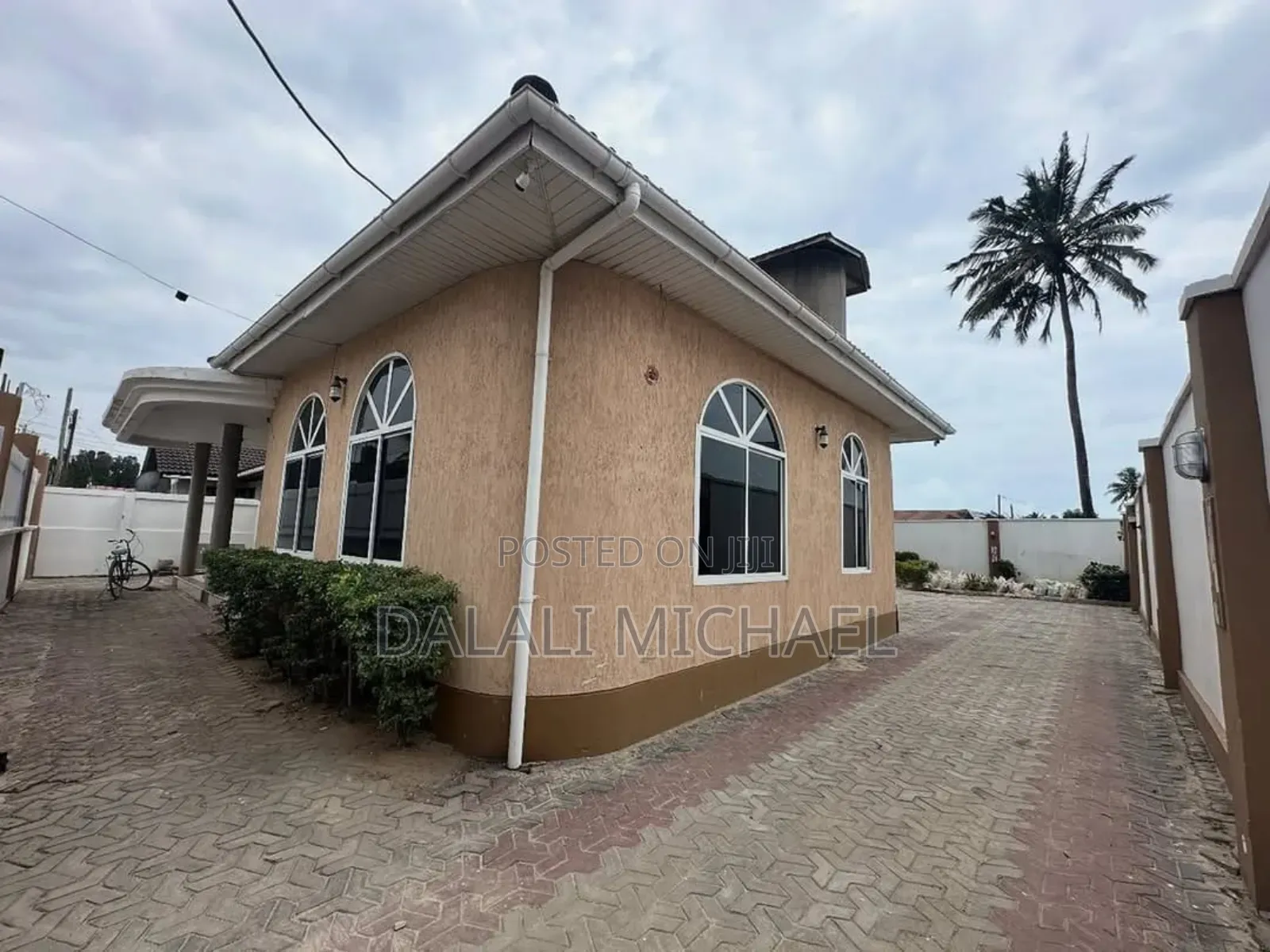 Nyumba Inauzwa Mbezibeach in Mbezi Beach