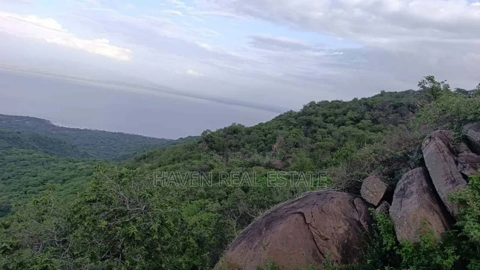 *Eneo La Ekari 100 Lenye View Ya Mbuga Manyara Na Ziwa Manyara Karatu in Babati Urban