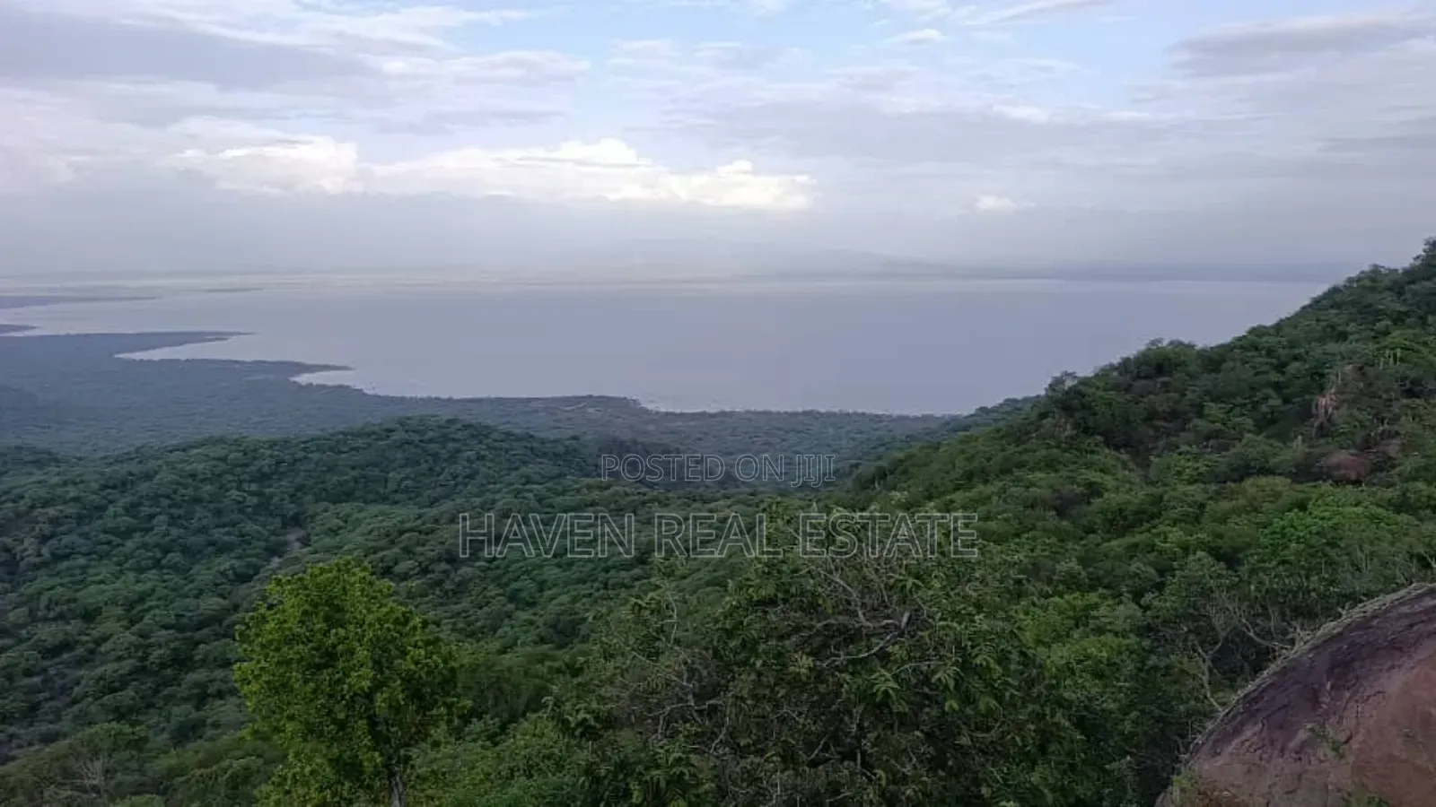 *Eneo La Ekari 100 Lenye View Ya Mbuga Manyara Na Ziwa Manyara Karatu in Babati Urban